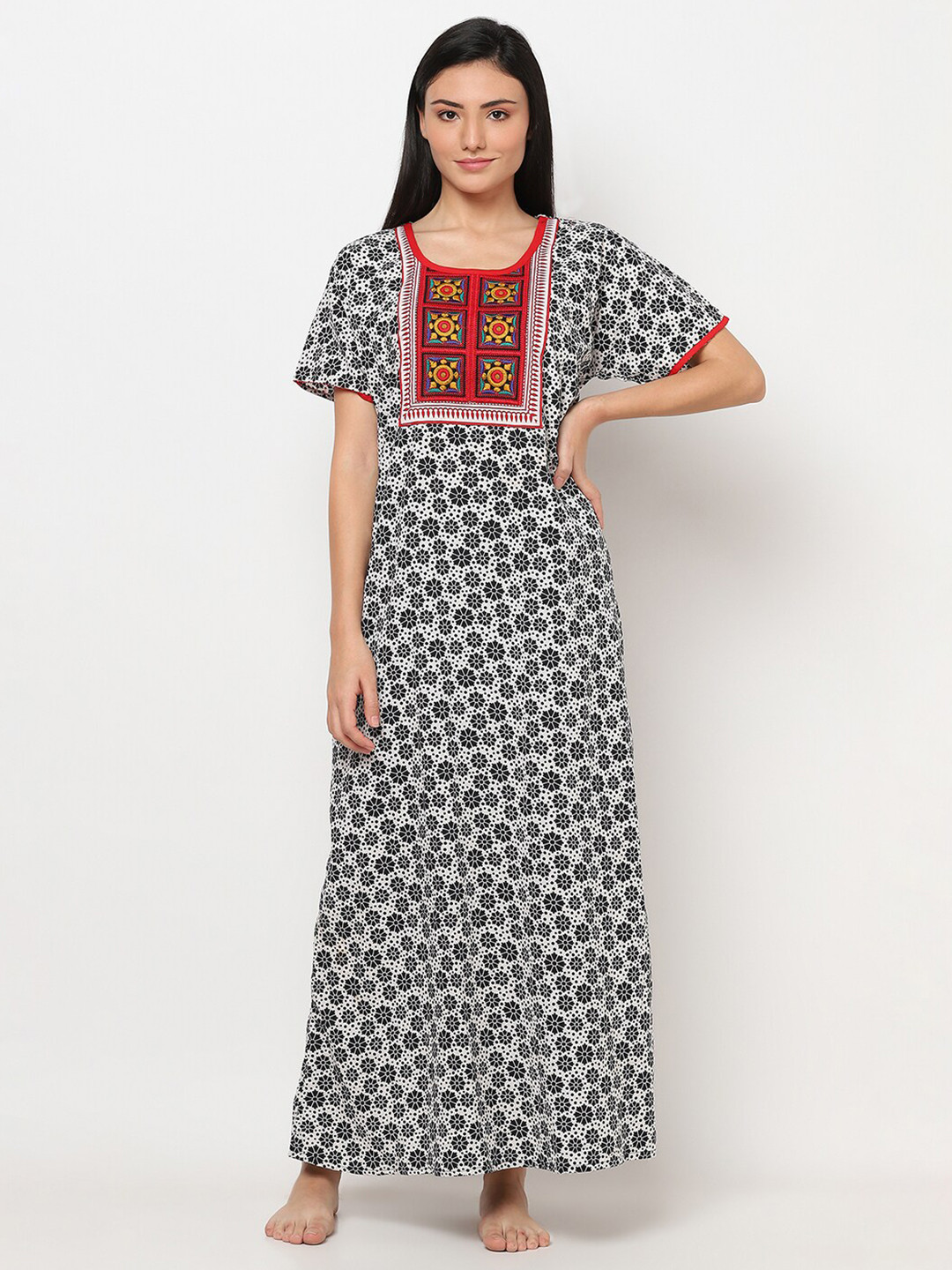 

TRUNDZ Black Printed Maxi Nightdress