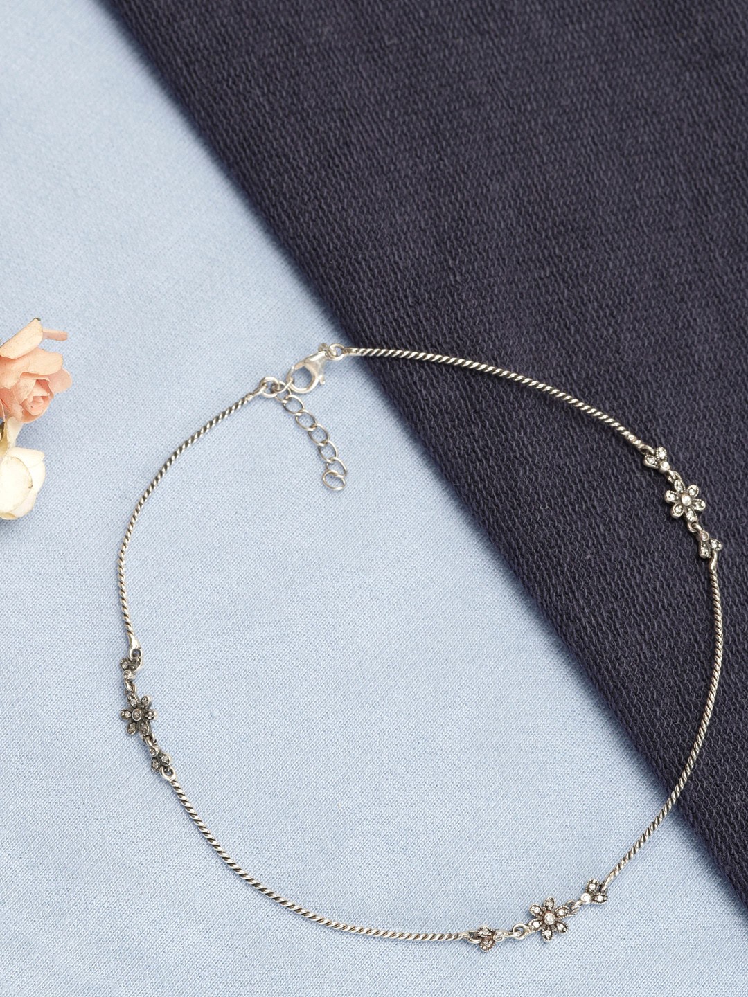 

GIVA 925 Sterling Silver Oxidised Triple Flower Anklet