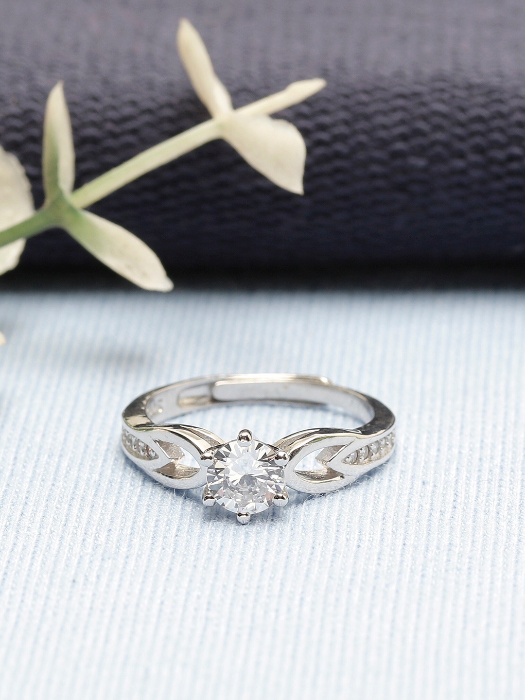 

GIVA 925 Sterling Silver Silver Zircon Sparkling Loop Ring
