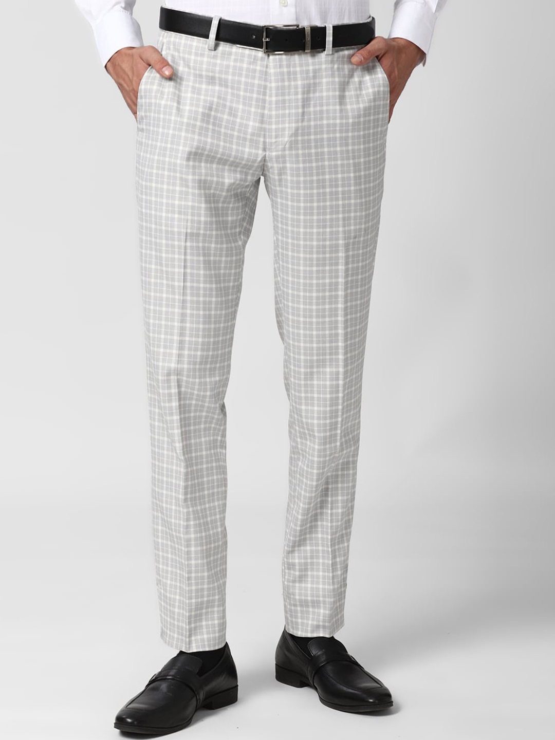 

Peter England Men Grey Checked Slim Fit Formal Trousers