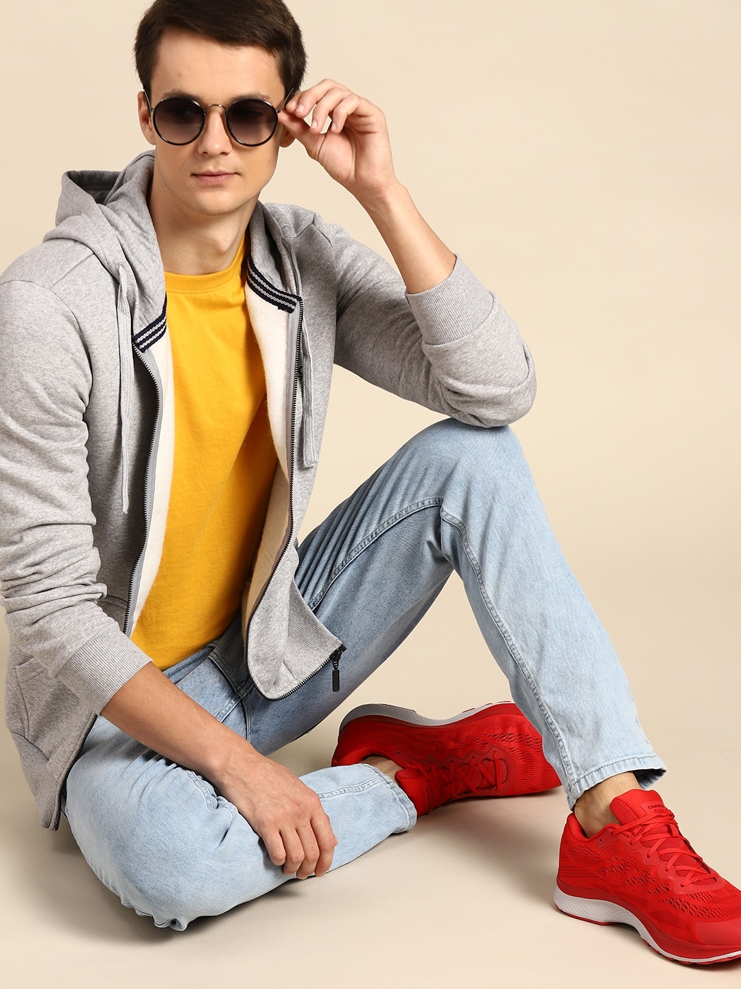 

United Colors of Benetton Men Grey Melange Hooded Sweatshirt