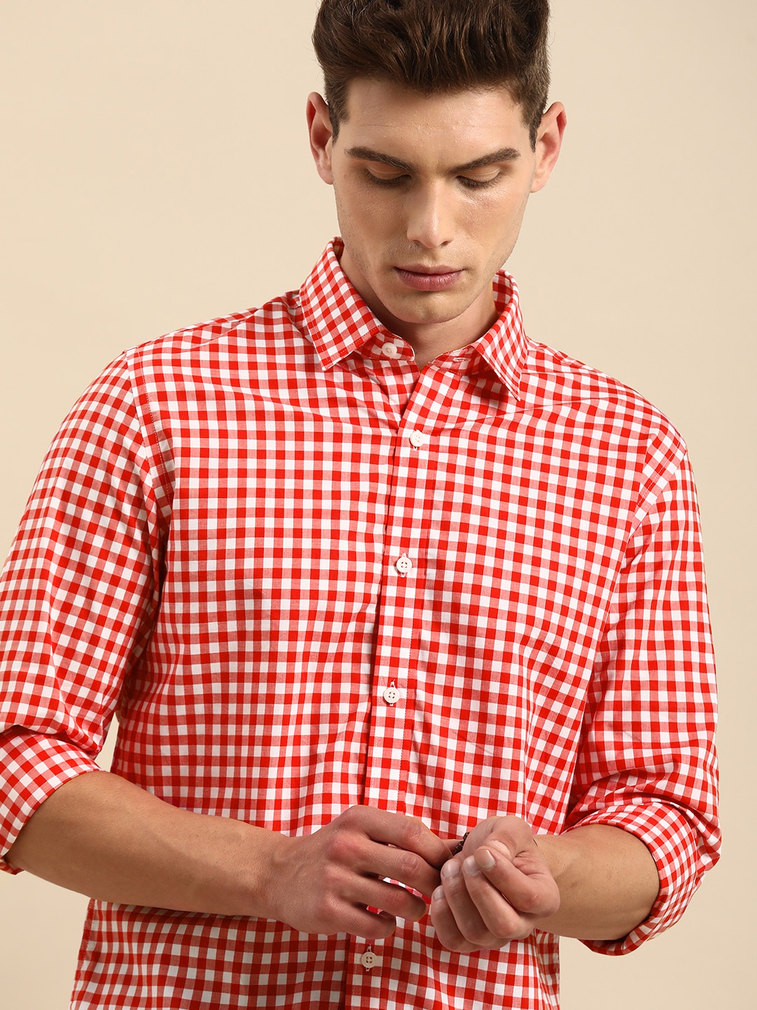 

United Colors of Benetton Men Red & White Slim Fit Gingham Checked Cotton Casual Shirt