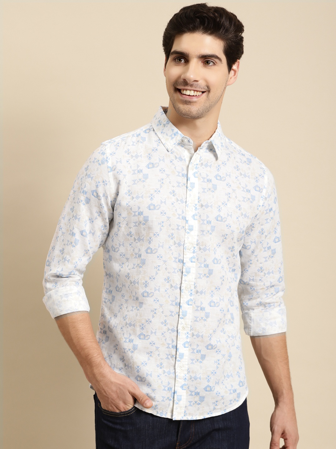 

United Colors of Benetton Men White & Blue Slim Fit Opaque Printed Casual Shirt
