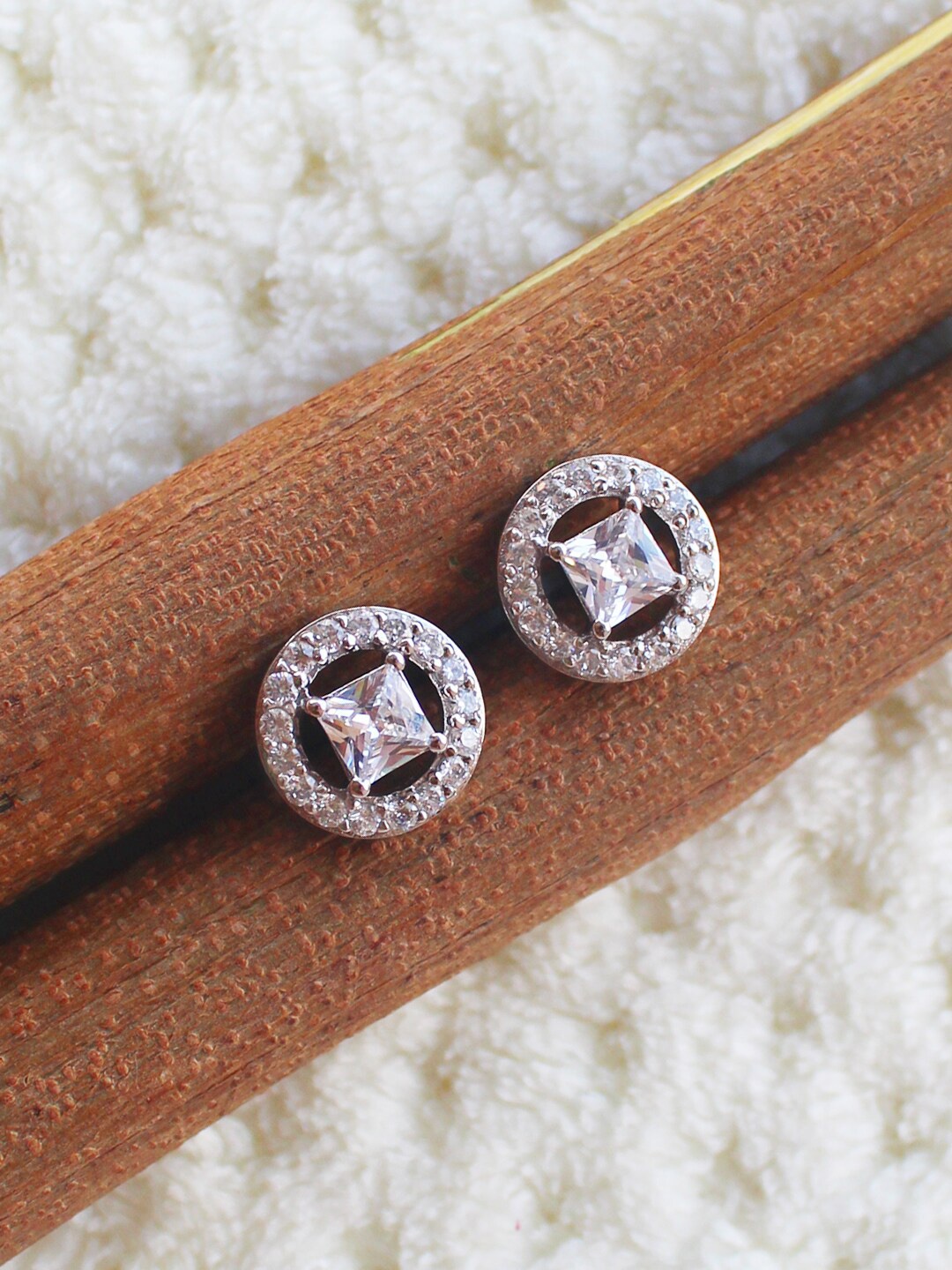 

ERILINE JEWELRY Silver-Toned Contemporary Studs Earrings