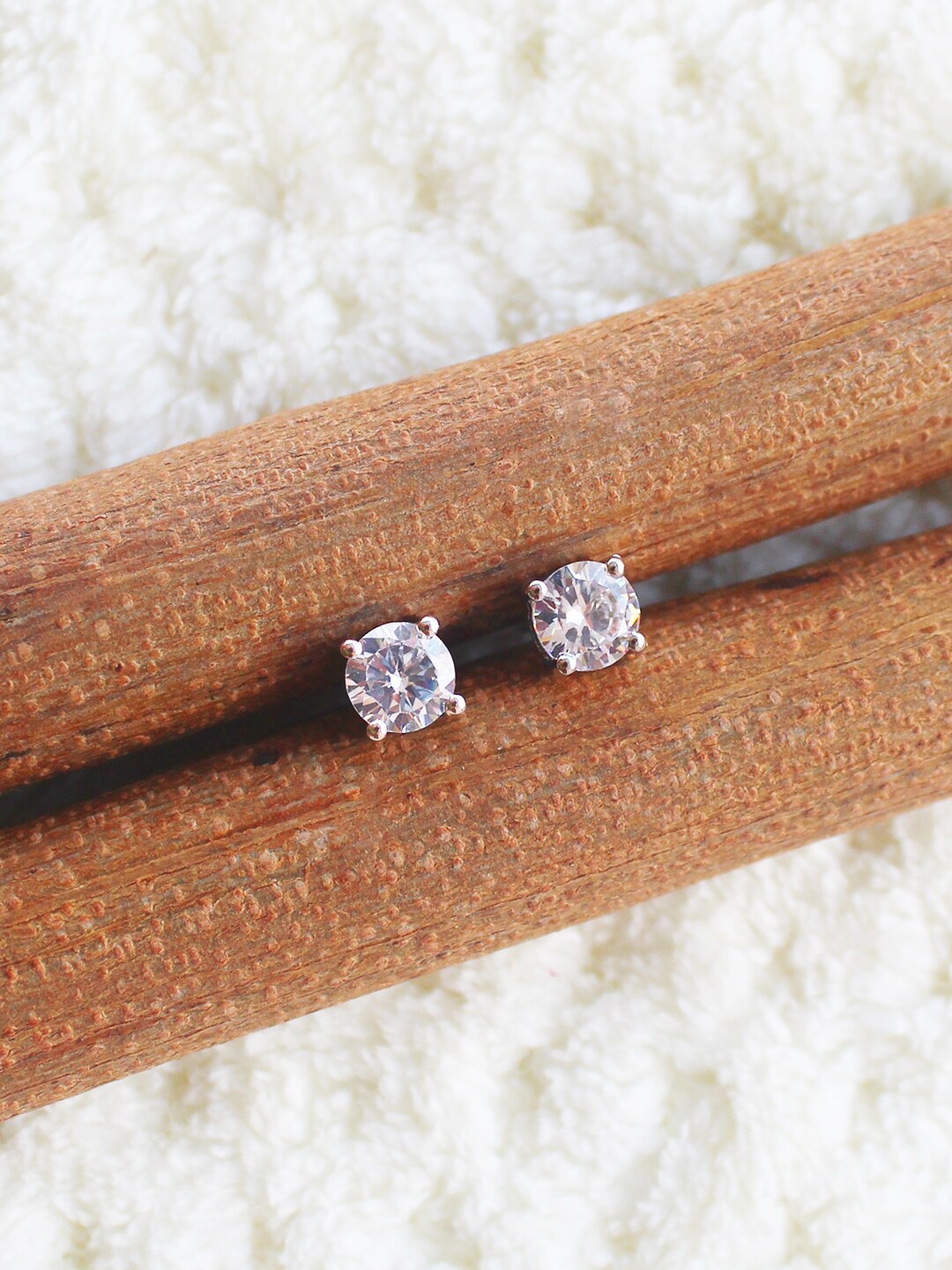 

ERILINE JEWELRY Silver-Toned Contemporary Studs Earrings