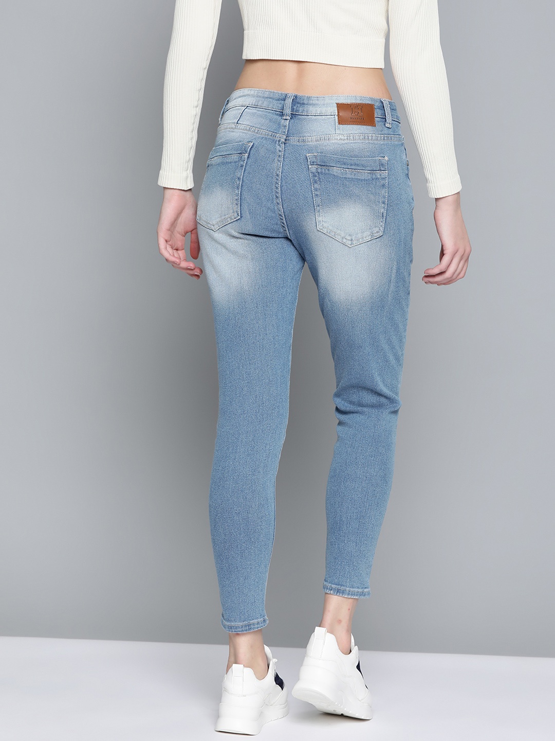

Harvard Women Blue Skinny Fit Mildly Distressed Heavy Fade Stretchable Cropped Jeans
