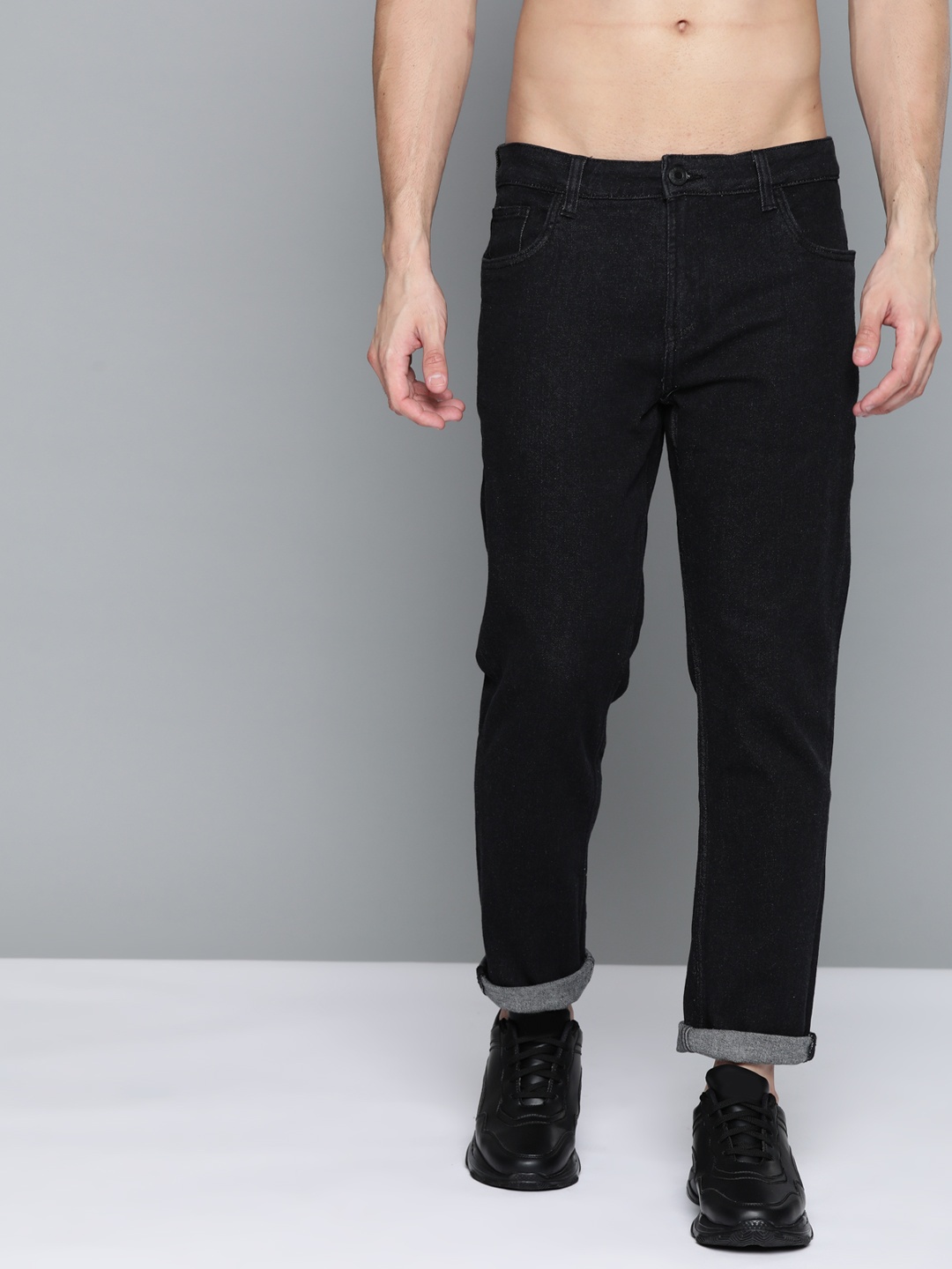 

Harvard Men Black Tapered Fit Stretchable Jeans