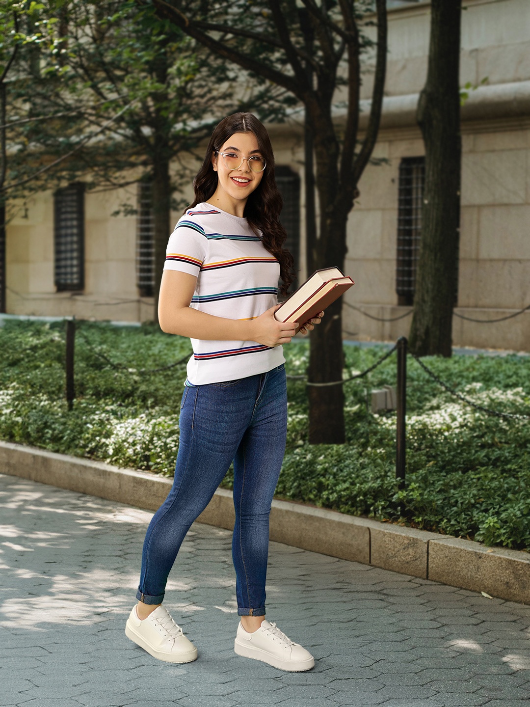 

Harvard Women Blue Skinny Fit High-Rise Light Fade Stretchable Cropped Jeans