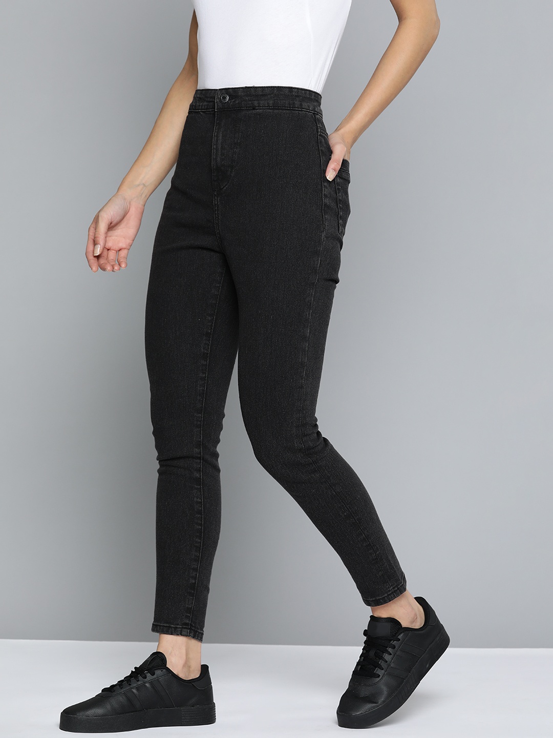 

Harvard Women Black Super Skinny Fit High-Rise Stretchable Jeans