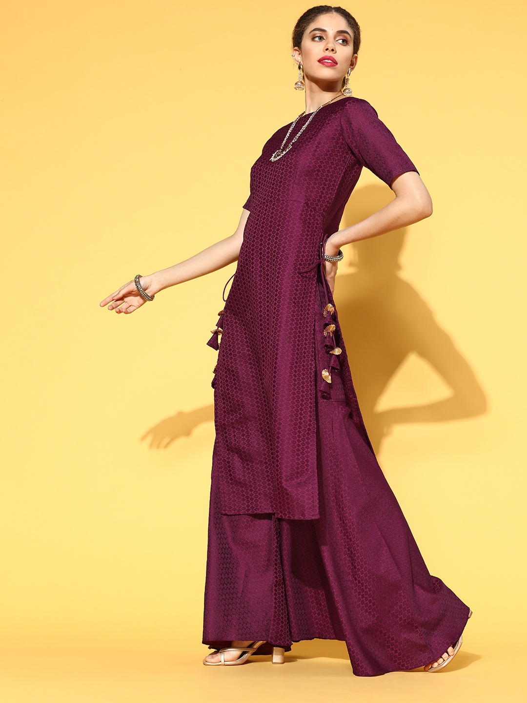

Inddus Woven Design Silk Blend Kurta Set, Burgundy