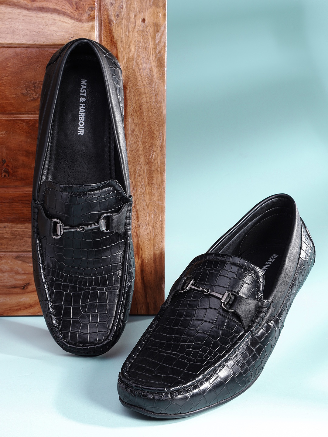 

Mast & Harbour Men Black Croc Textured Horsebit Loafers