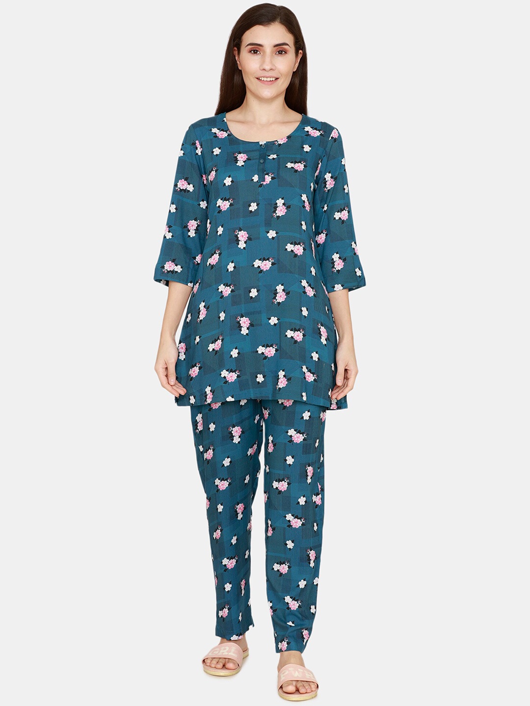 

Zivame Women Blue & Pink Printed Night suit
