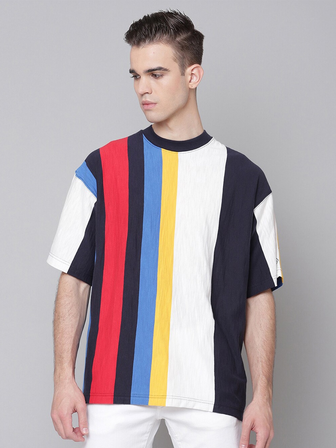 

GANT Men White & Navy Blue Colourblocked T-shirt
