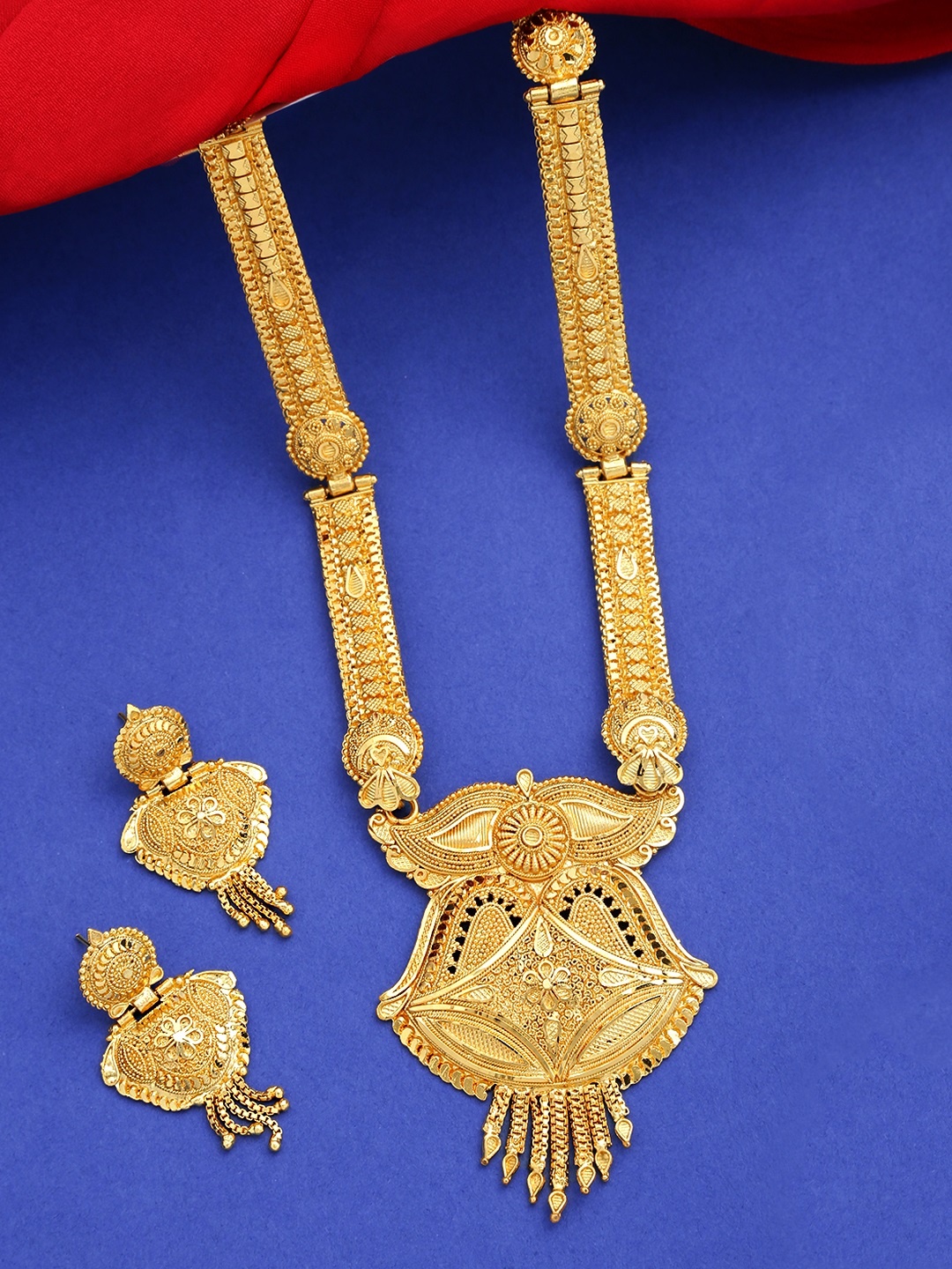 

Yellow Chimes Women Gold-toned Antique Traditional Jewellery Set