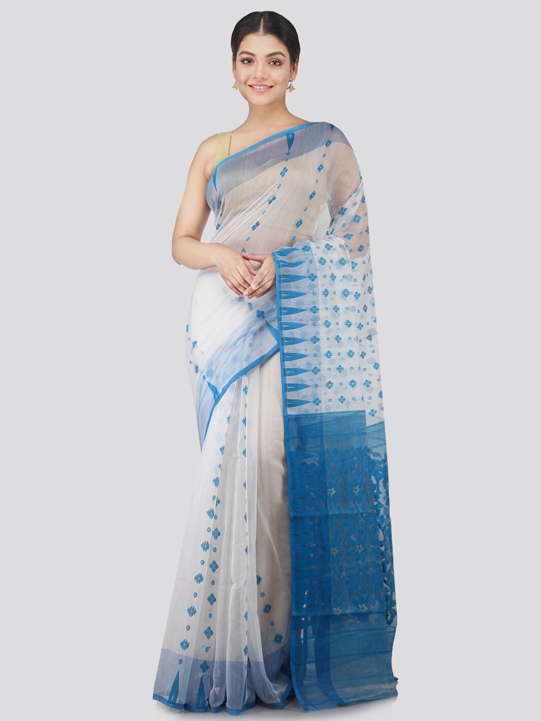 

PinkLoom White & Blue Floral Pure Cotton Jamdani Sustainable Saree