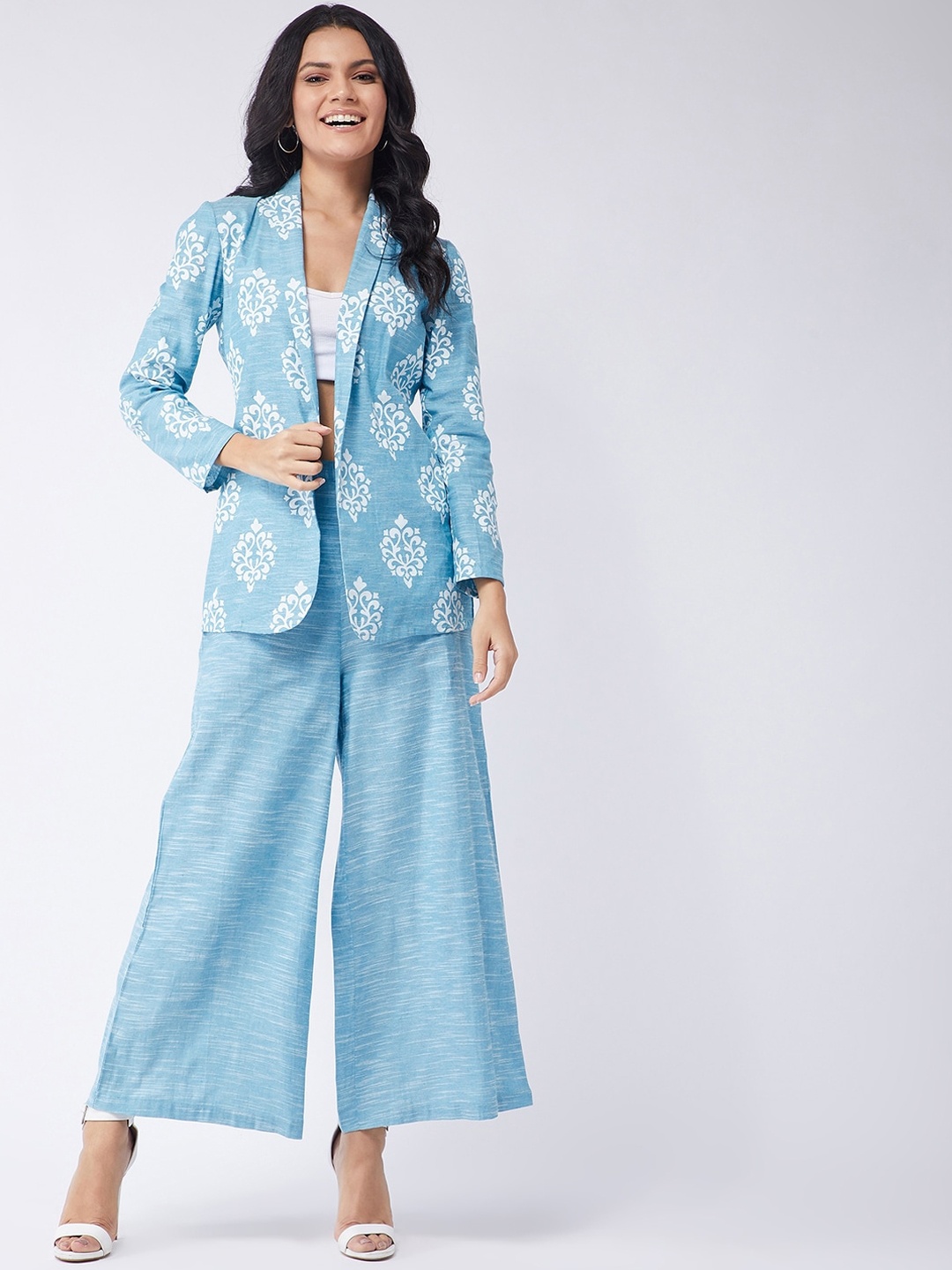 

Pannkh Women Blue & White Chambray Printed Pure Cotton Blazer with Trouser