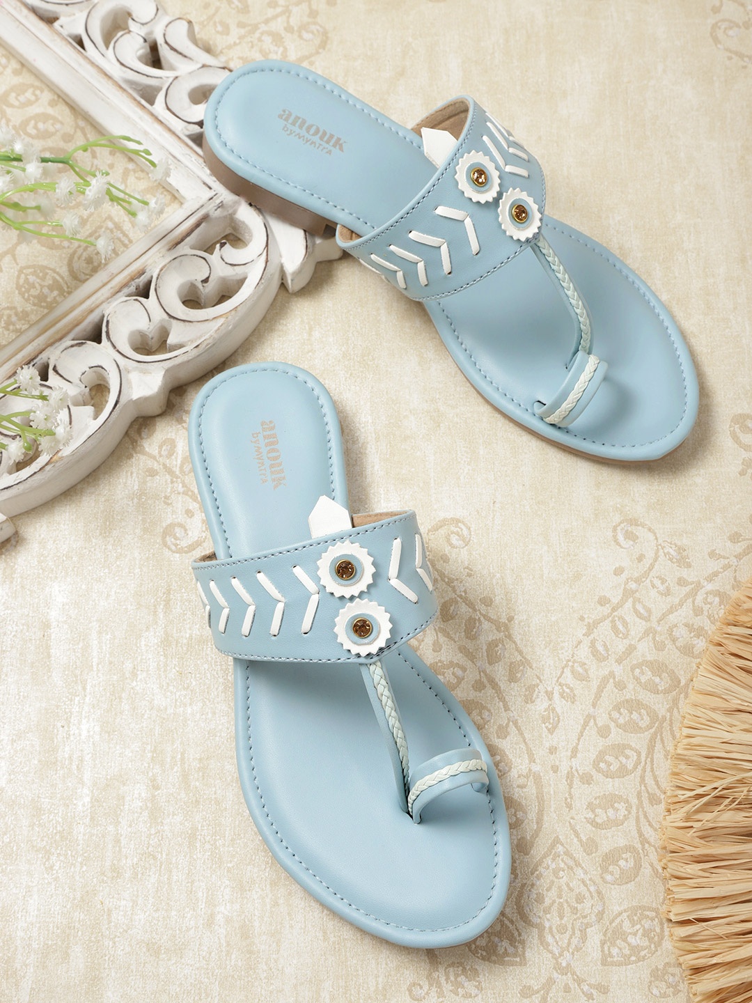 

Anouk Women Blue & White Woven Design One Toe Flats
