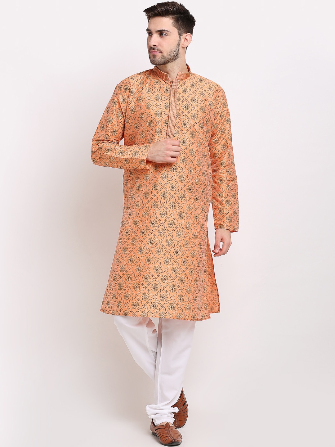 

Jompers Men Orange Ethnic Motifs Printed Regular Kurta with Pyjamas