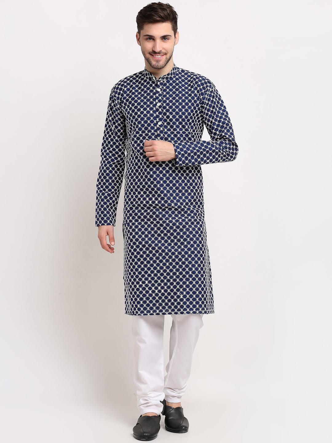 

Jompers Men Navy Blue Printed Regular Dupion Silk Kurta with Pyjamas