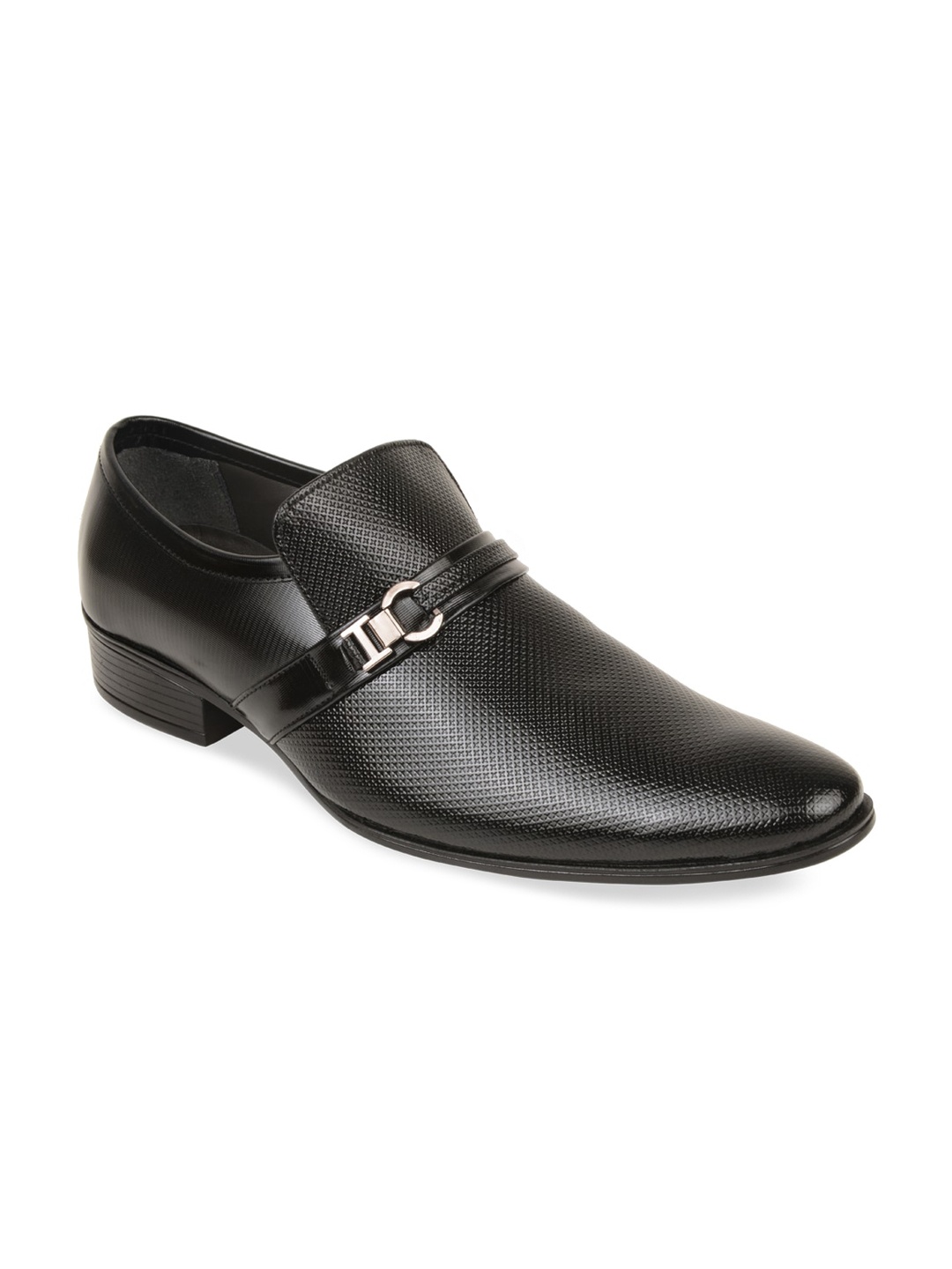 

Regal Men Black Textured Leather Formal Shoes