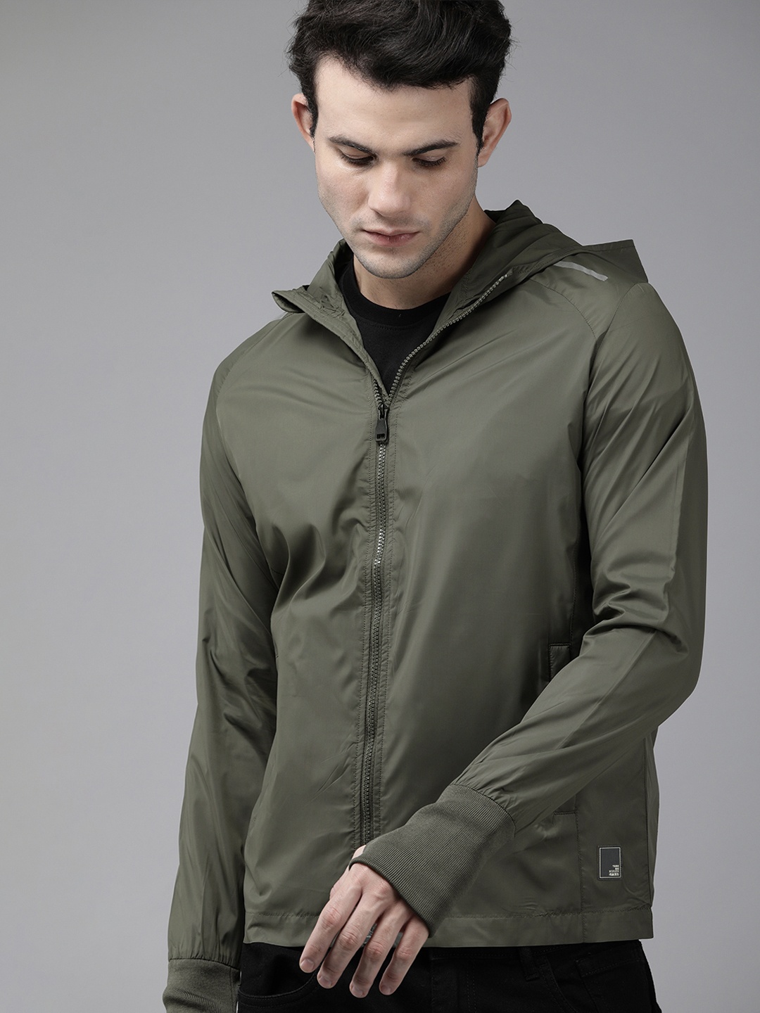 

SPYKAR Men Olive Green Solid Lightweight Hooded Bomber Jacket