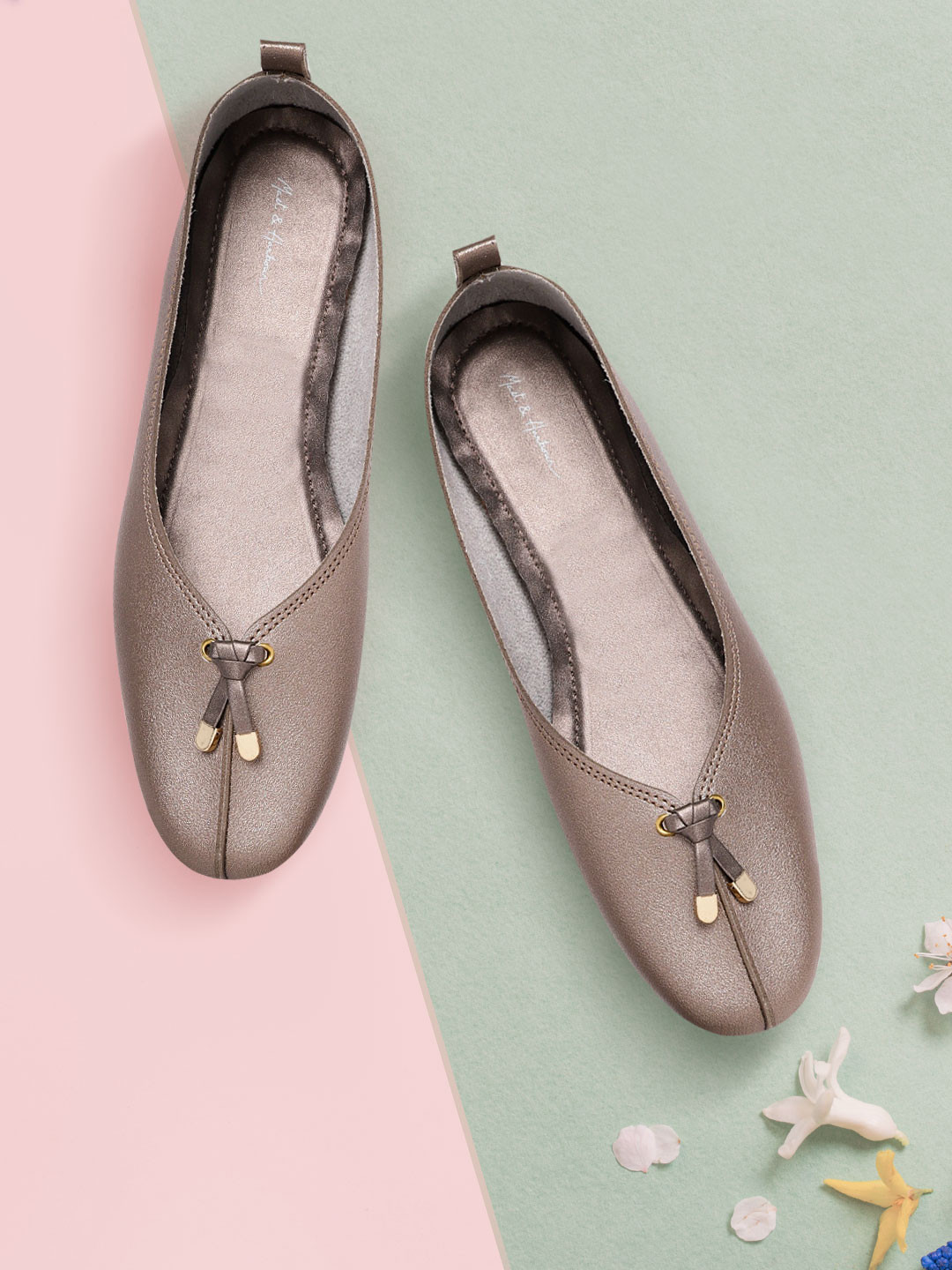 

Mast & Harbour Women Bronze-Toned Solid Ballerinas with Bow