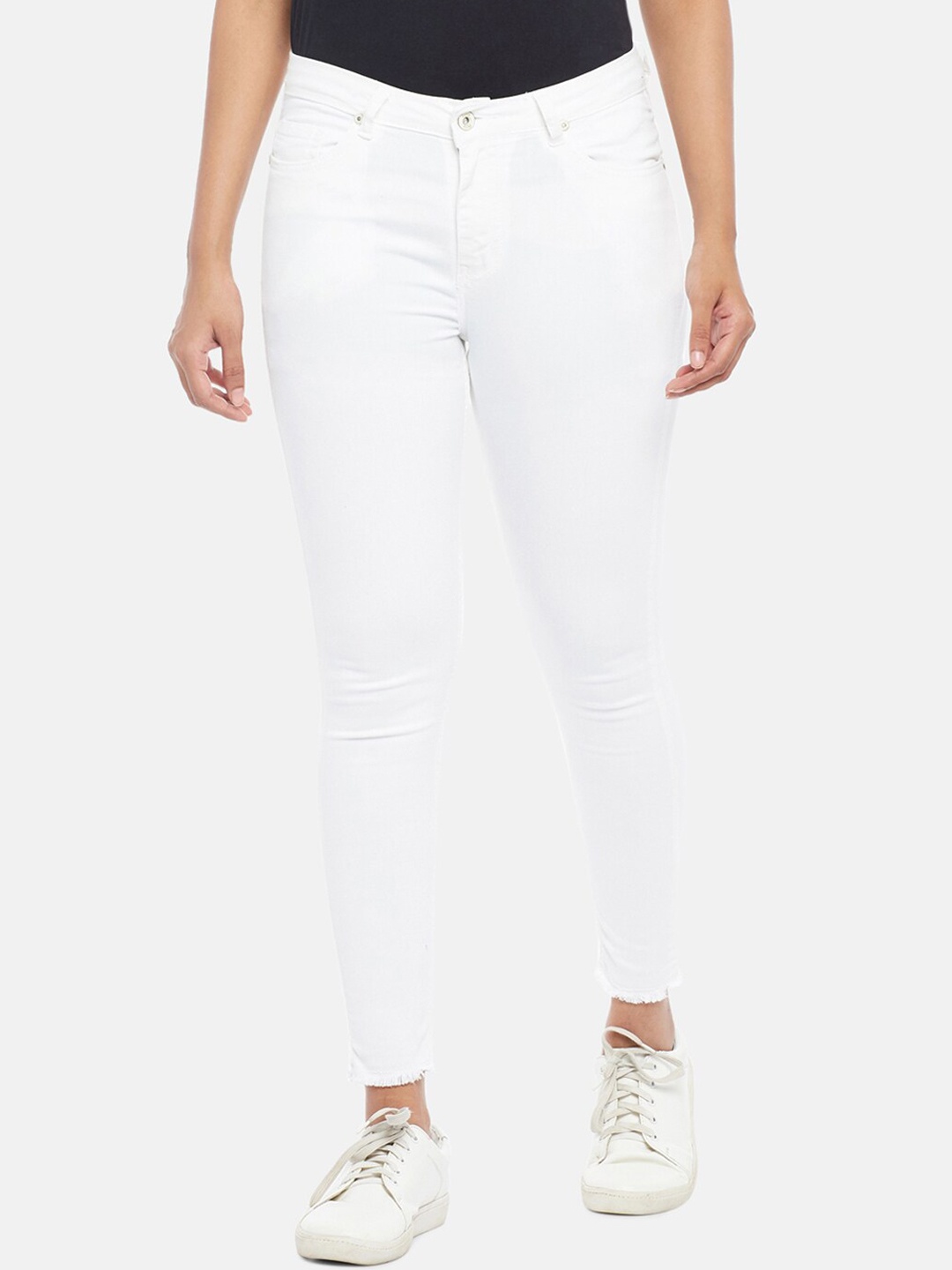 

People Women White Tapered Fit Jeans