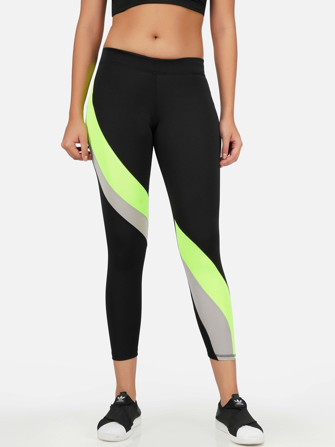 

NEU LOOK FASHION Women Black & Neon Colourblocked Gym Tights