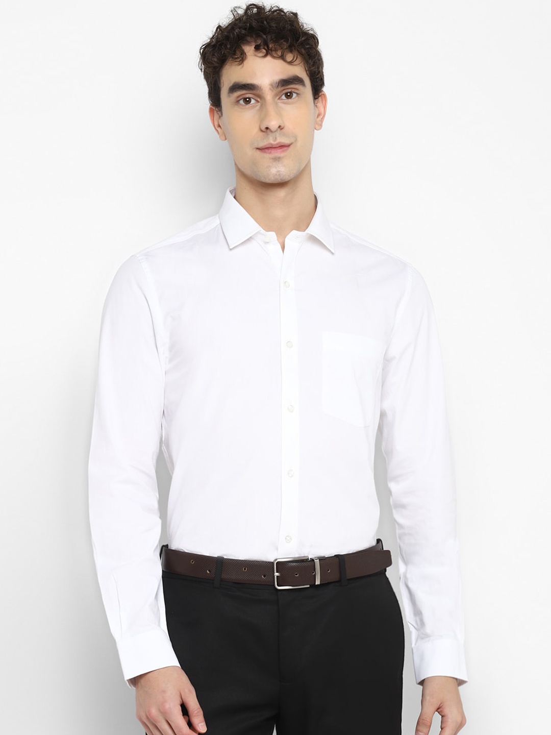 

Turtle Men White Slim Fit Opaque Formal Shirt