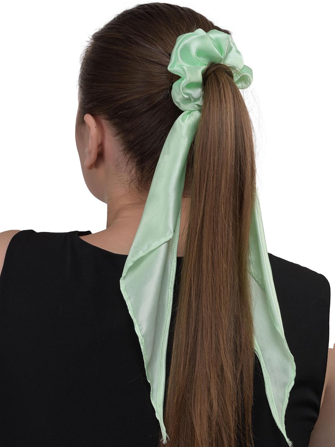 

BuckleUp Women Green Solid Knot Detail Scrunchie