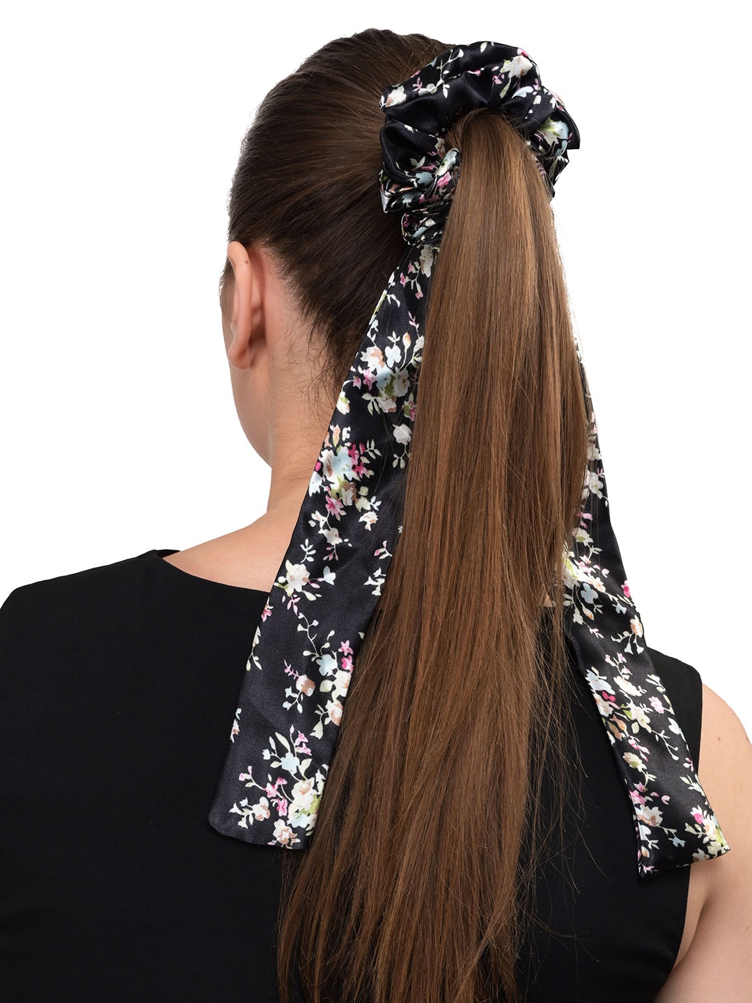 

BuckleUp Women Black & White Ponytail Holders