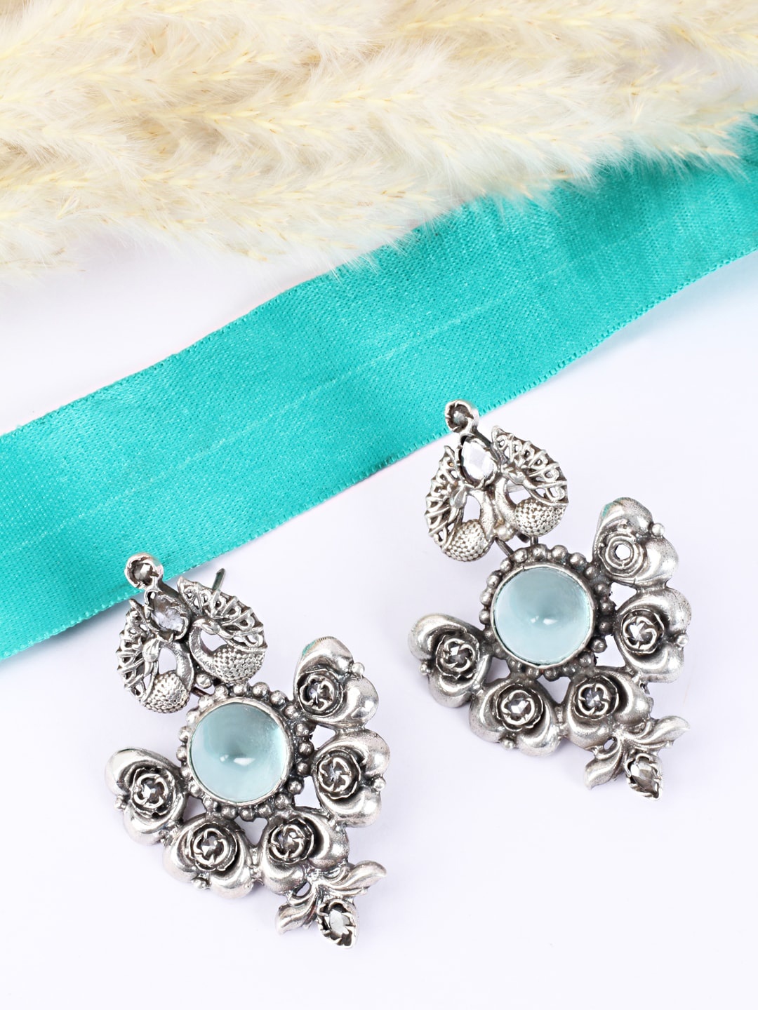 

SANGEETA BOOCHRA Silver-Plated Silver-Toned & Blue Contemporary Studs Earrings