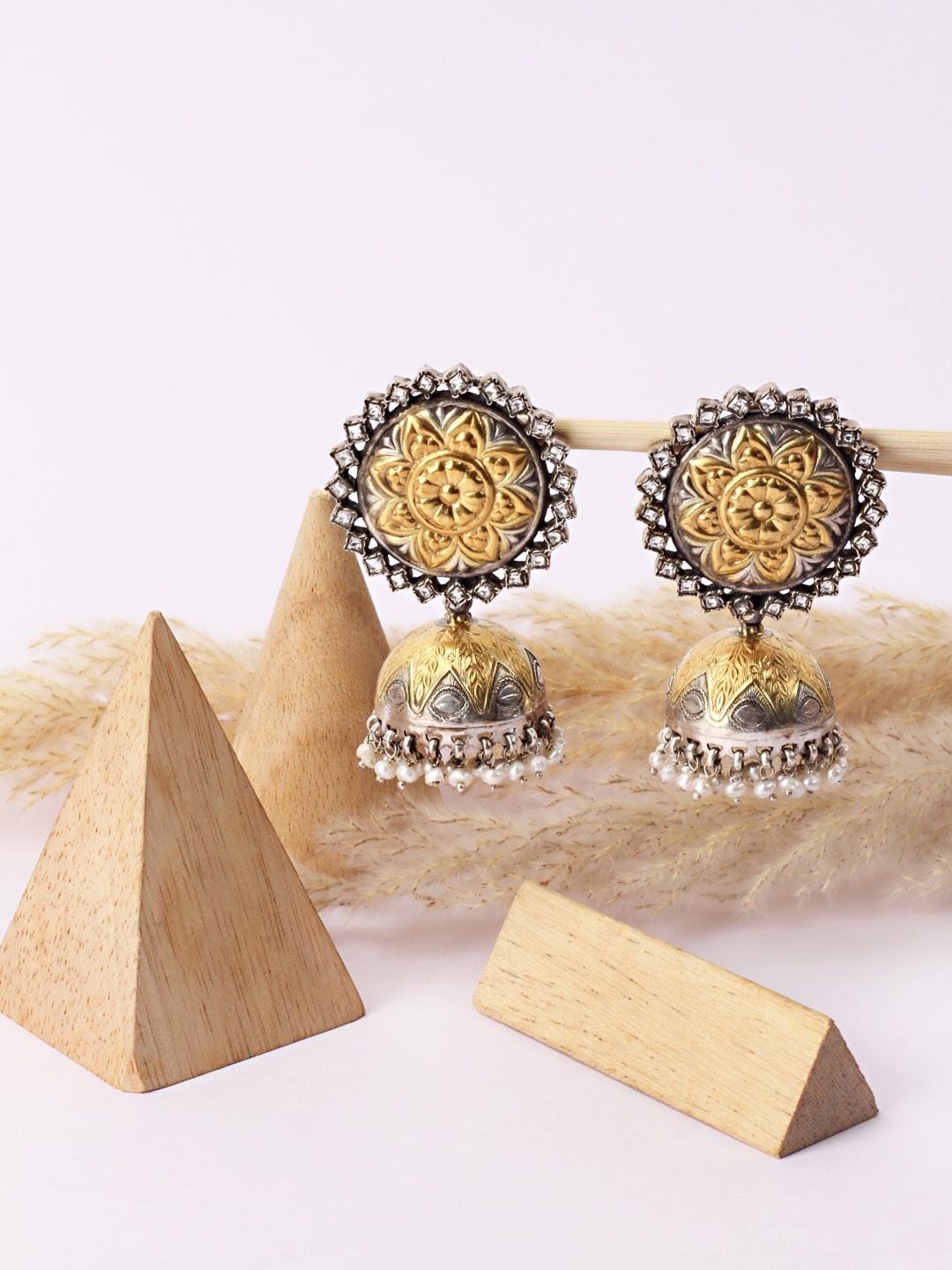 

SANGEETA BOOCHRA Silver-Toned Contemporary Jhumkas Earrings
