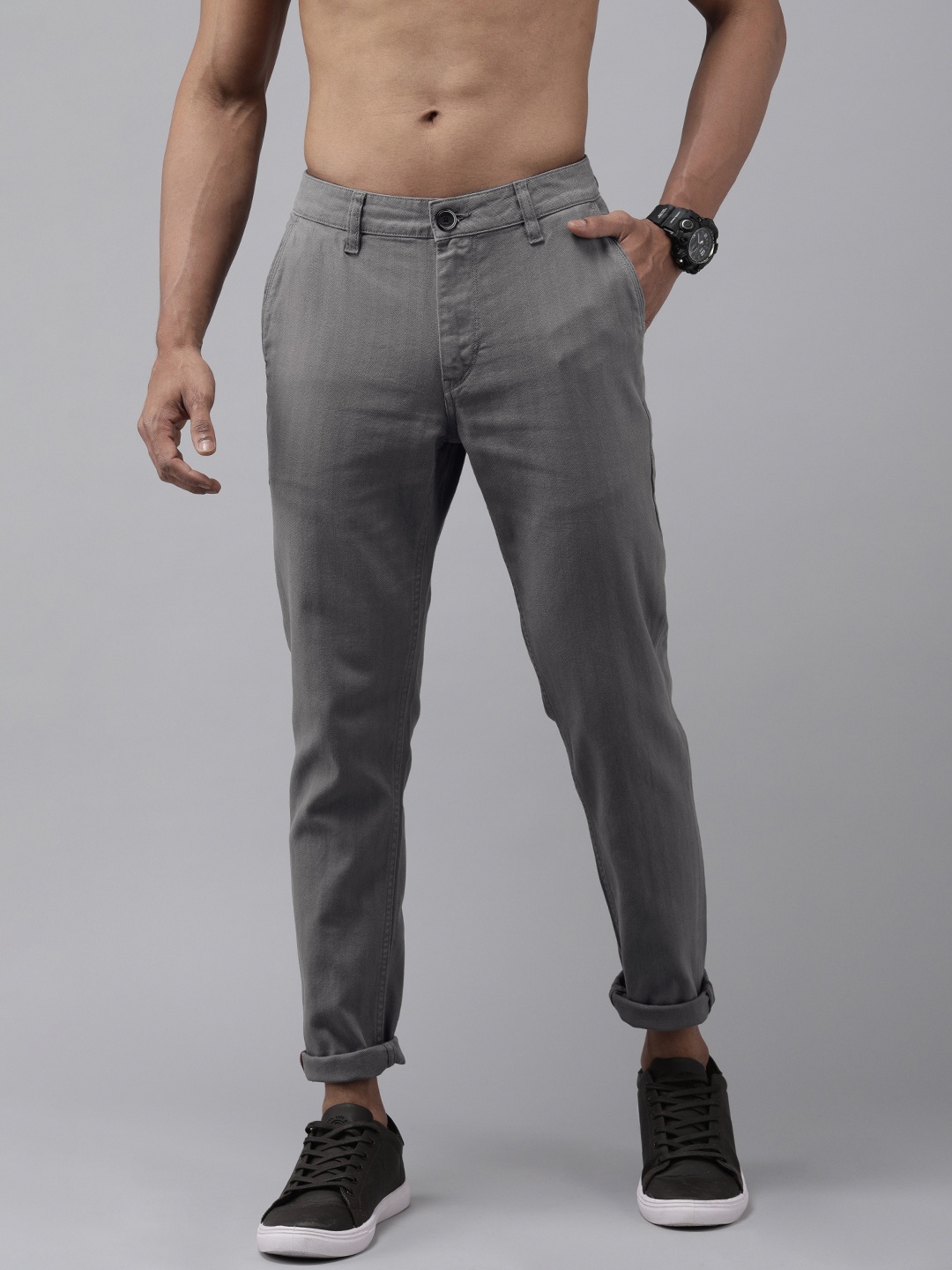 

Roadster Men Grey Striped Regular Trousers