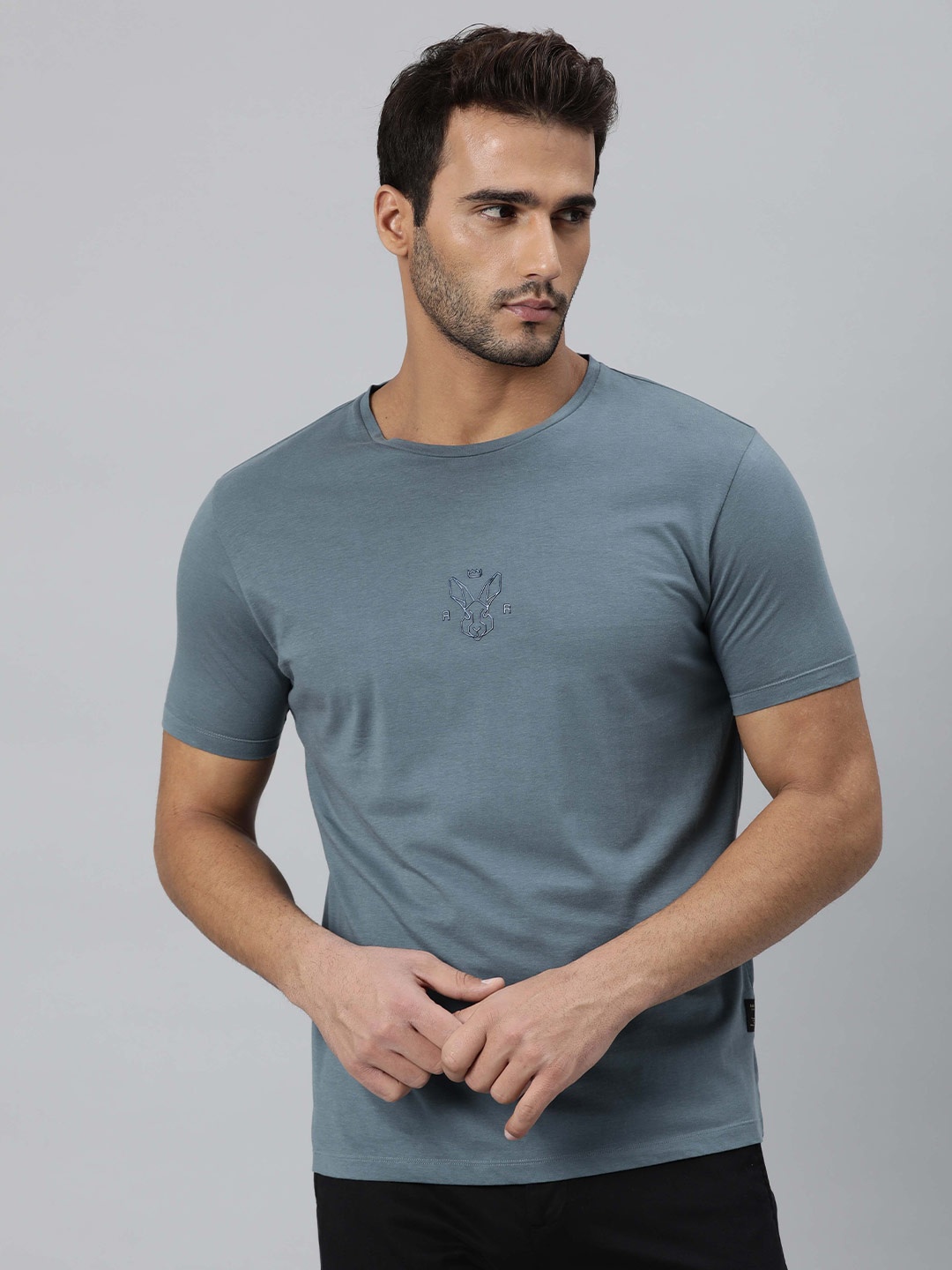 

RARE RABBIT Men Grey Slim Fit T-shirt