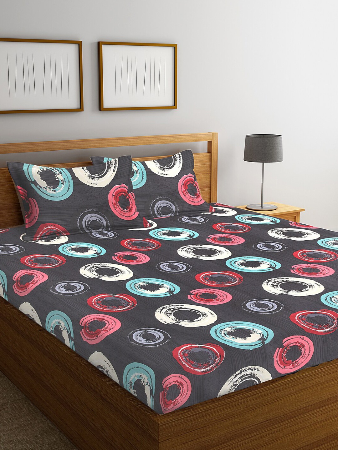 

Arrabi Multicoloured Geometric Printed 300 TC King Bedsheet with 2 Pillow Covers, Multi