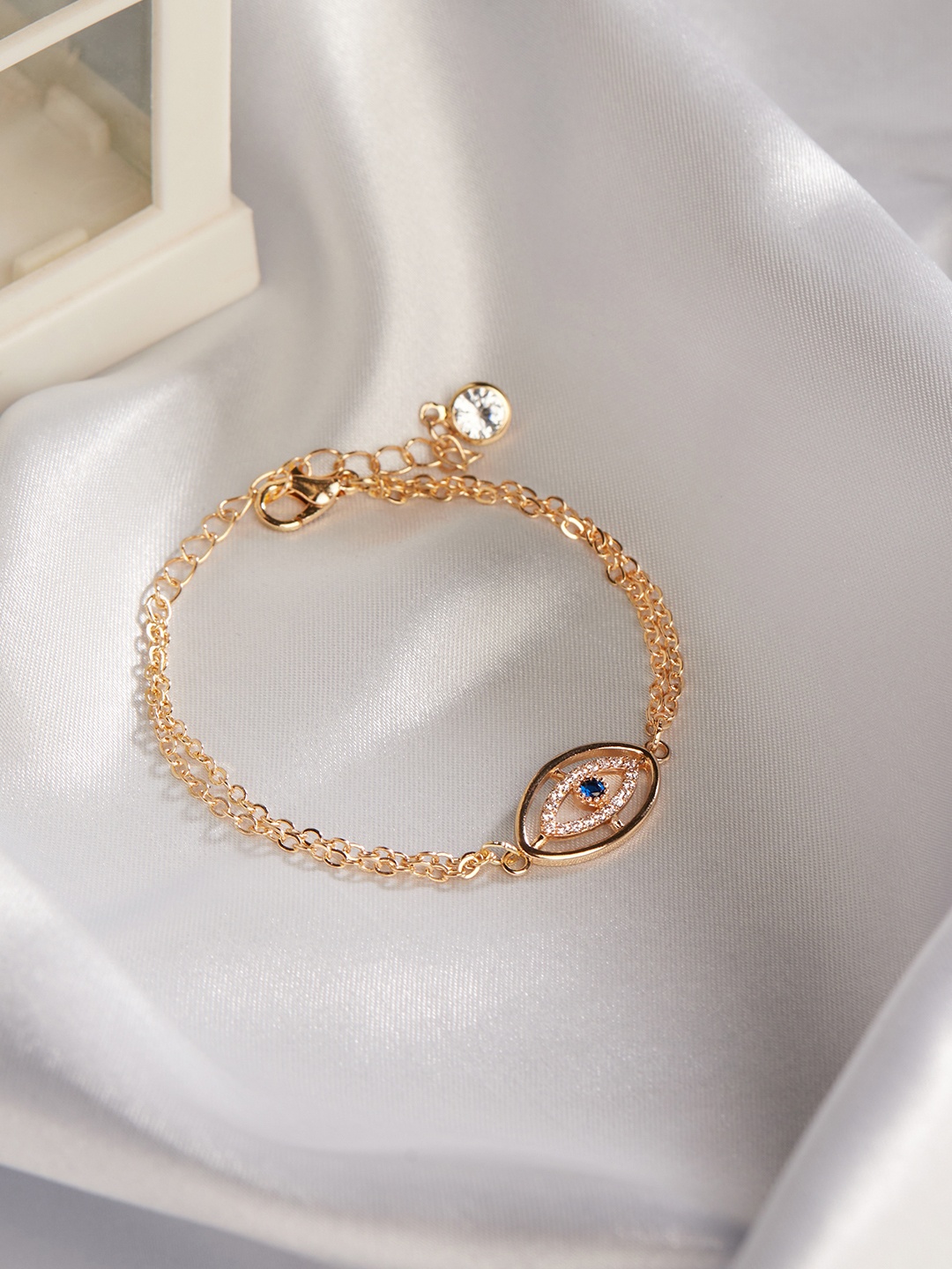 

TOKYO TALKIES X rubans FASHION ACCESSORIES Women Gold-Toned & White Handcrafted Link Bracelet