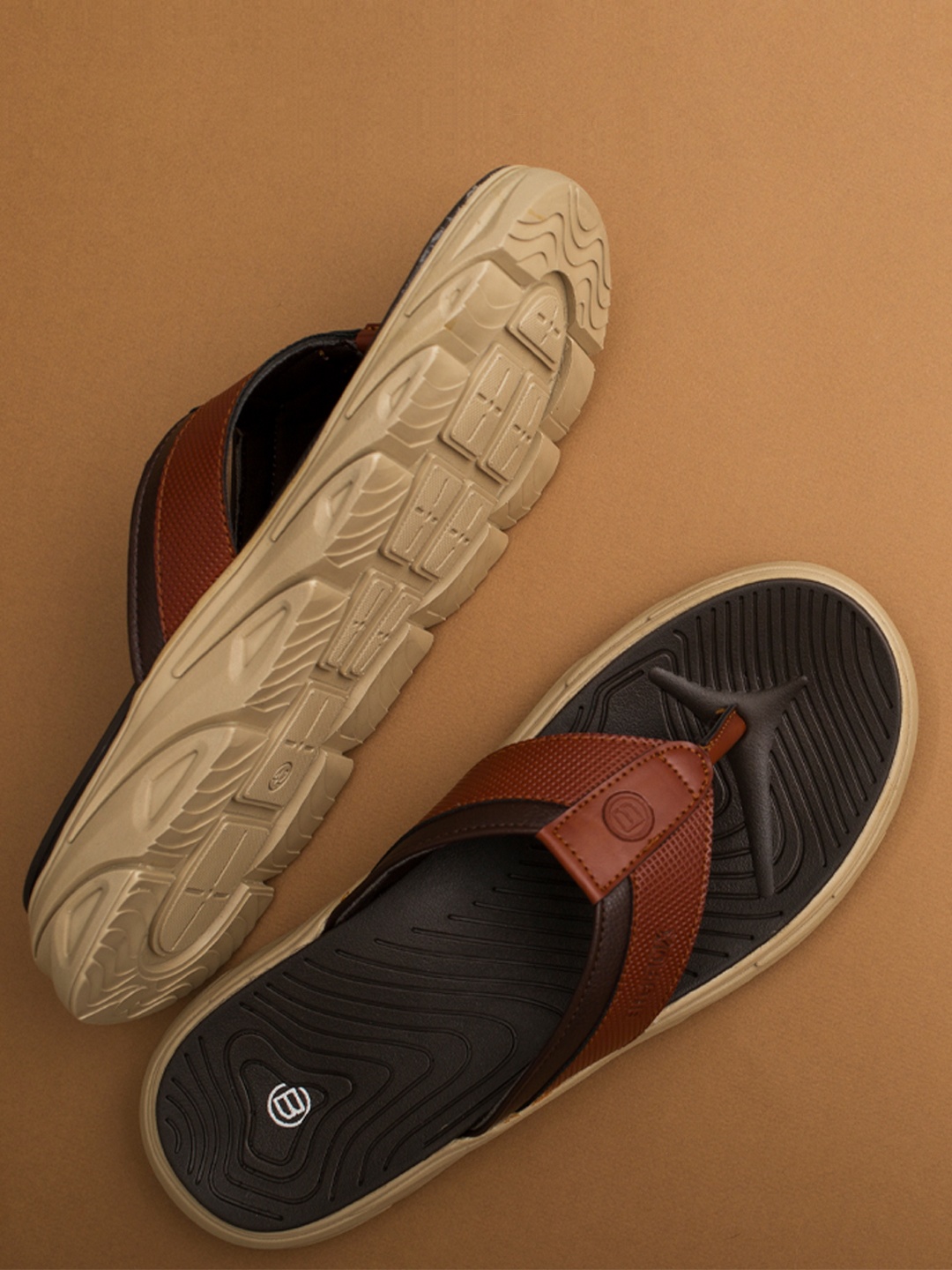 

Big Fox Men Tan Solid Slip On Flip Flops