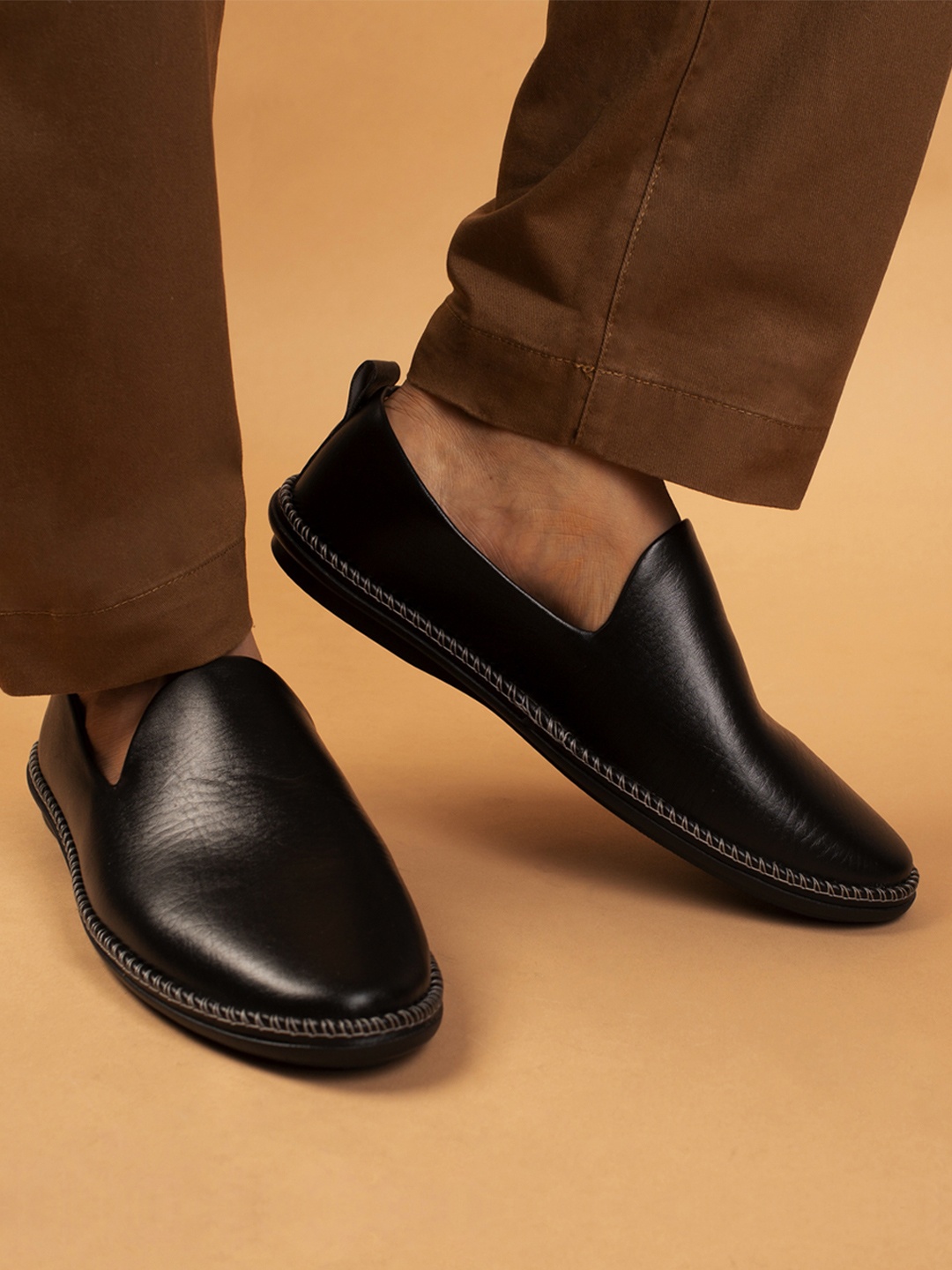 

Big Fox Men Black Loafers