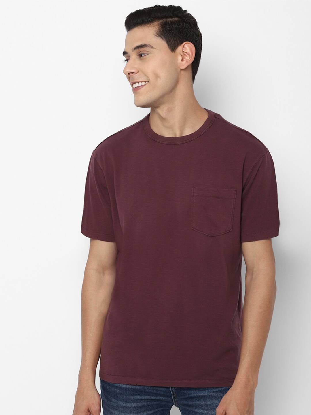 

AMERICAN EAGLE OUTFITTERS Men Burgundy Solid Round Neck T-shirt