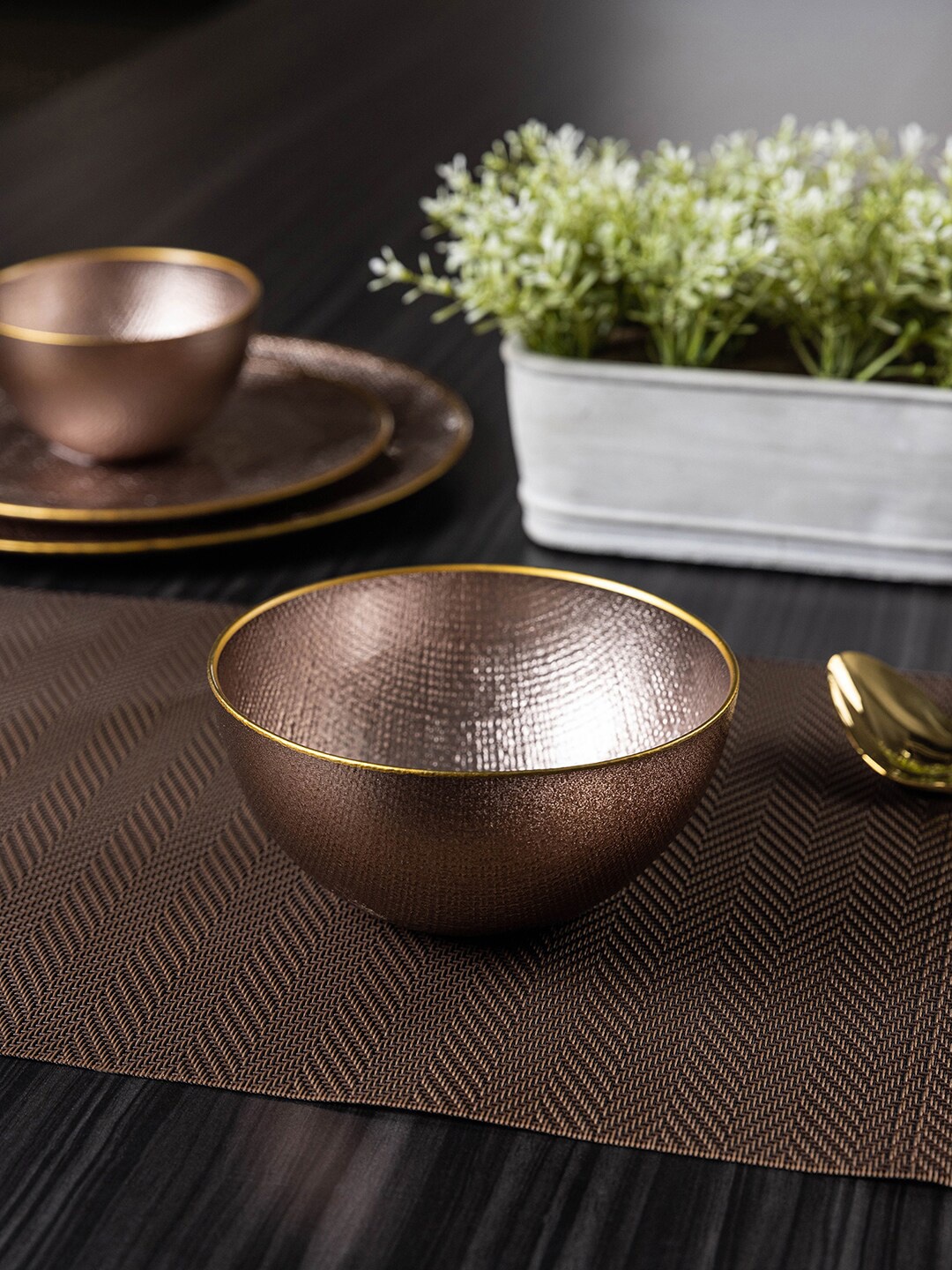 

Pure Home and Living Brown & Gold-Toned 2 Pieces Textured Glass Glossy Bowls