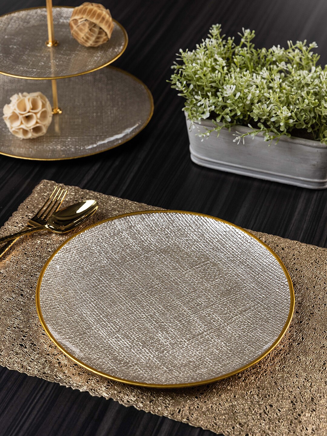 

Pure Home and Living White & Grey 1 Pieces Printed Glass Glossy Plate