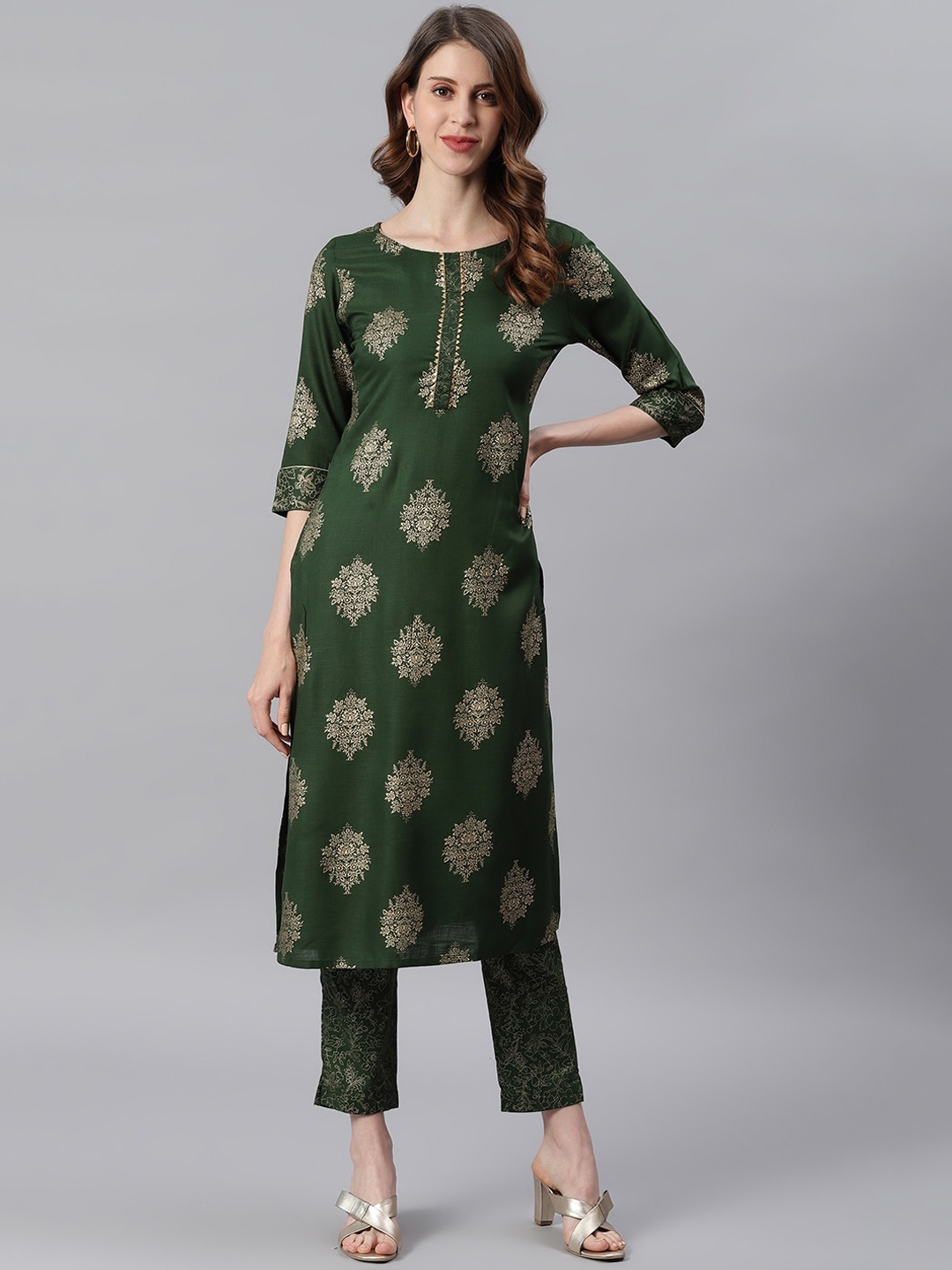 

Janasya Women Green Floral Printed Regular Kurta with Trousers