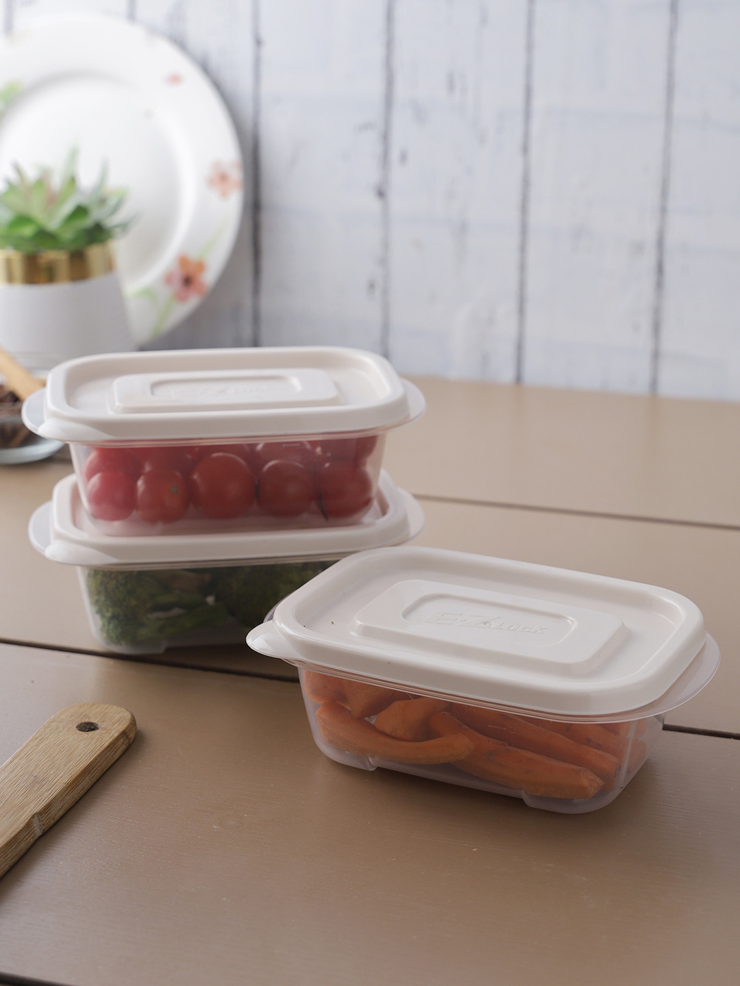 

Lock & Lock Set Of 3 Transparent Plastic Food Storage Container With Lid 270ml