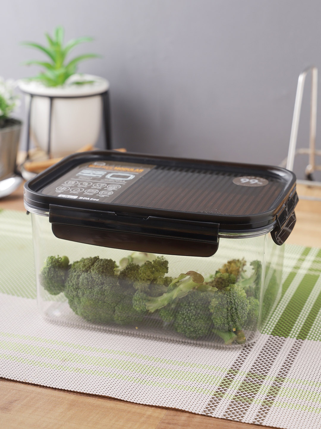 

Lock & Lock Transparent Rectangular Bisfree Modular Food Storage Container 1.5 L