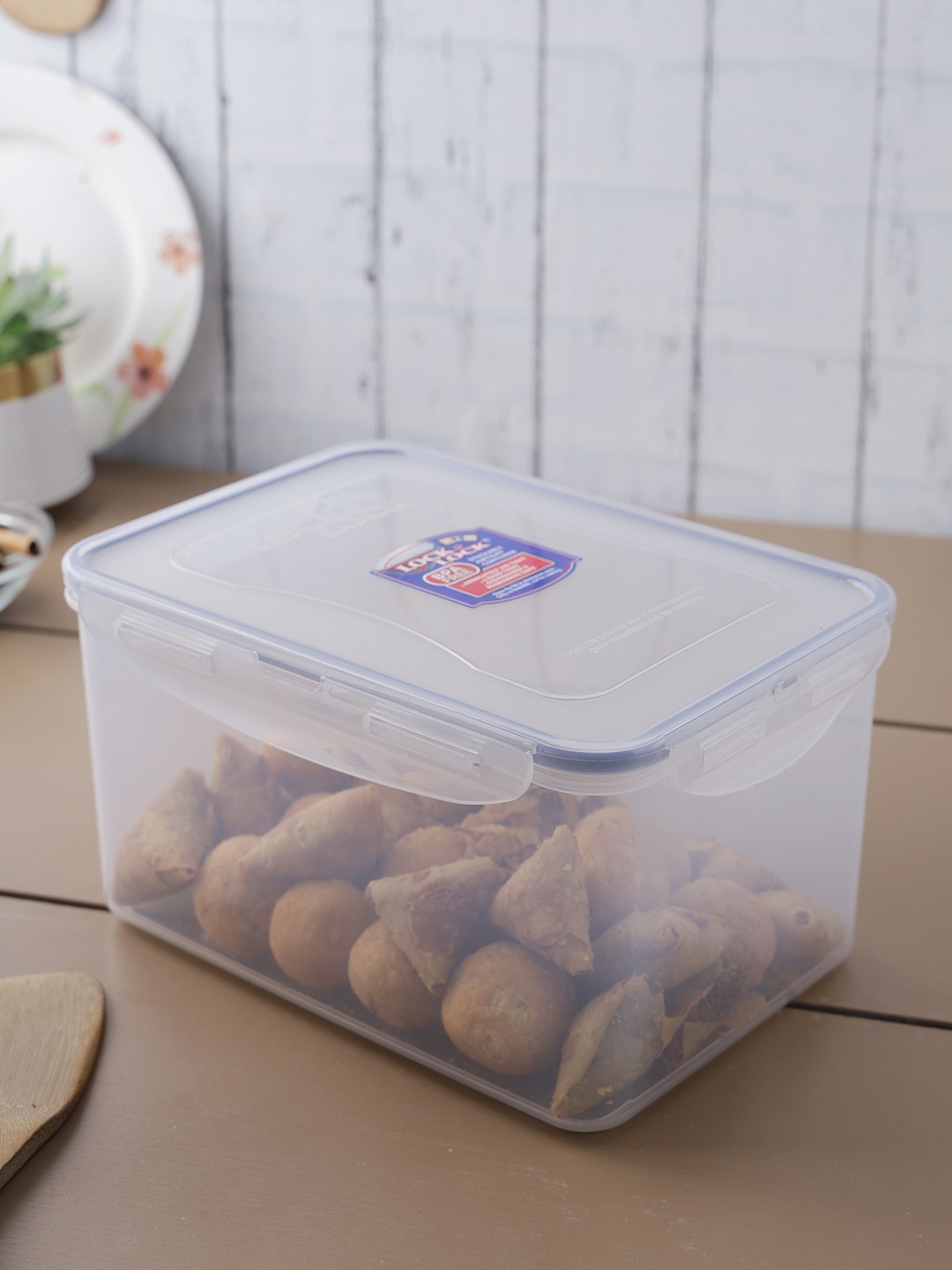 

Lock & Lock Transparent Plastic Airtight Food Storage Container With Leakproof Lid 3.1 L