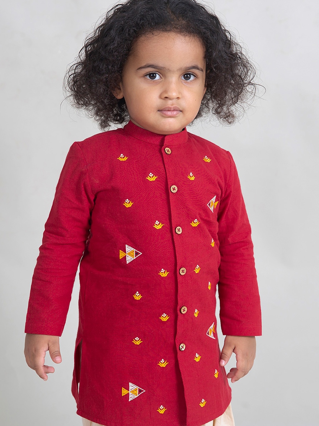

Tiber Taber Boys Maroon & Cream-Coloured Embroidered Pure Cotton Phulkari Kurta & Salwar