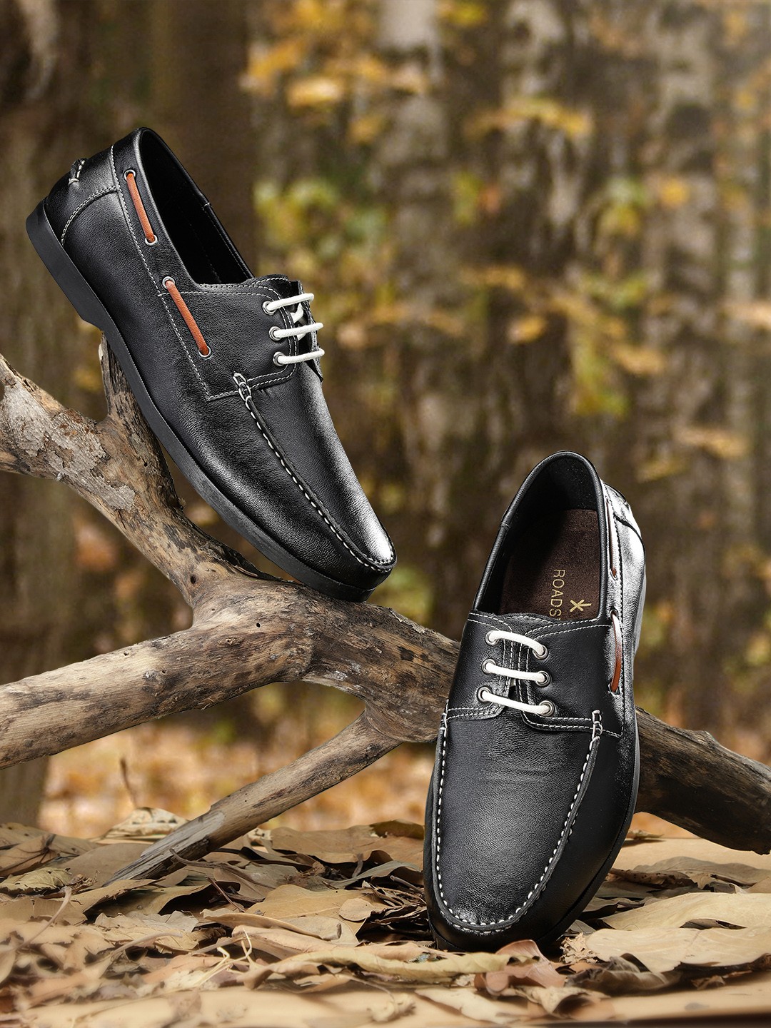 

Roadster Men Black Solid Boat Shoes