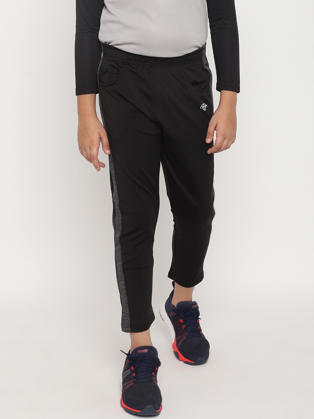 

CHIMPRALA Boys Black Solid Trackpants