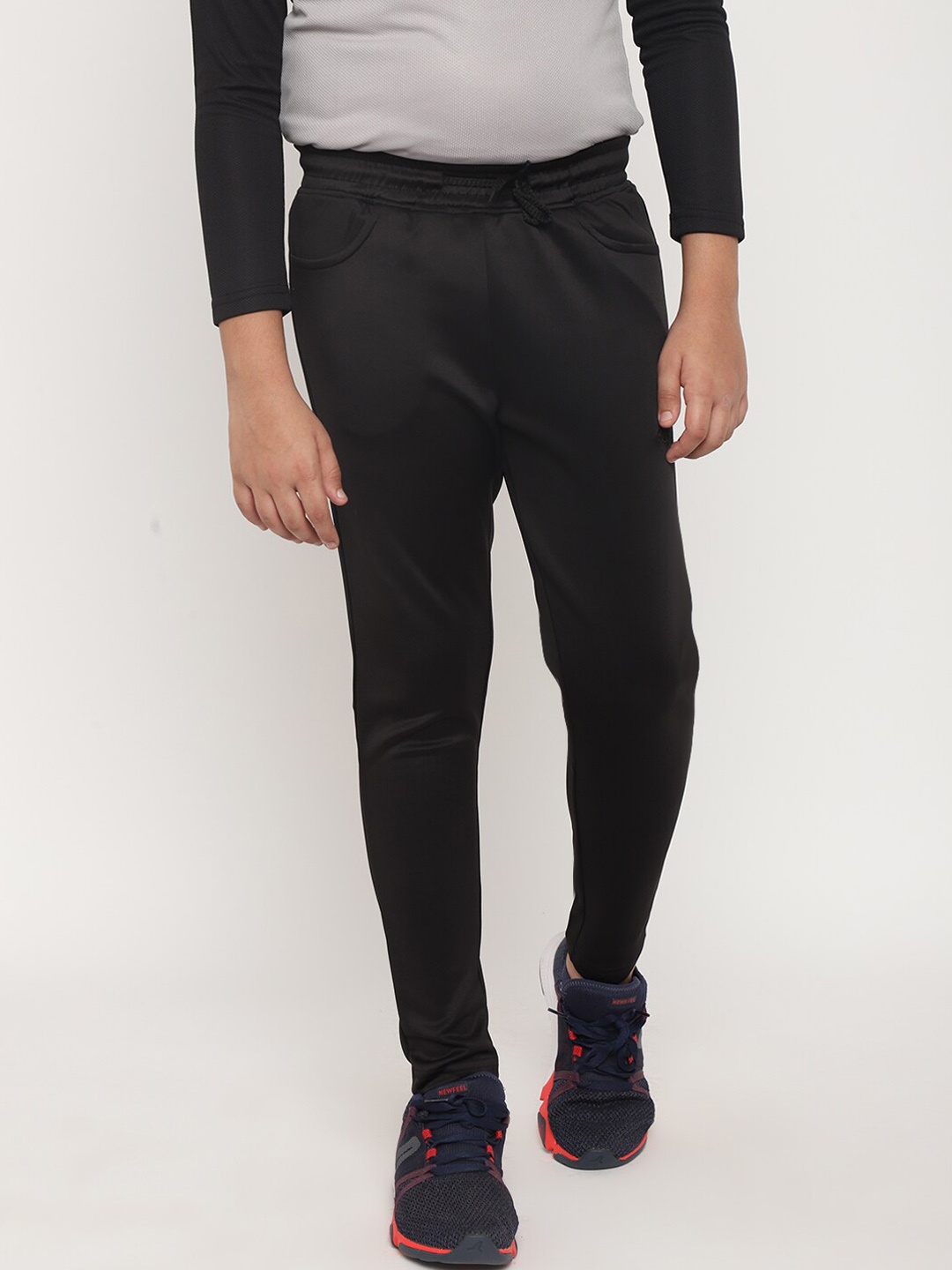 

CHIMPRALA Boys Black Solid Trackpant